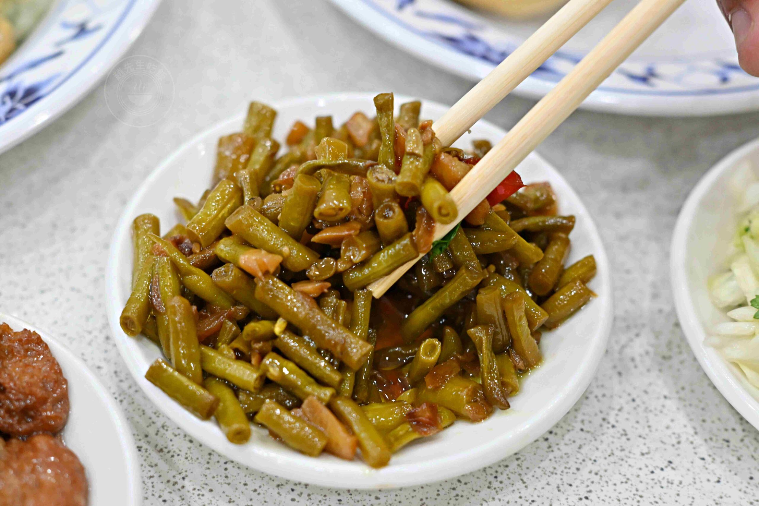 【西門美食】張記韭菜水煎包，內用吹冷氣吃超大顆現煎包子和小吃推薦(菜單) @趙先生吃飯