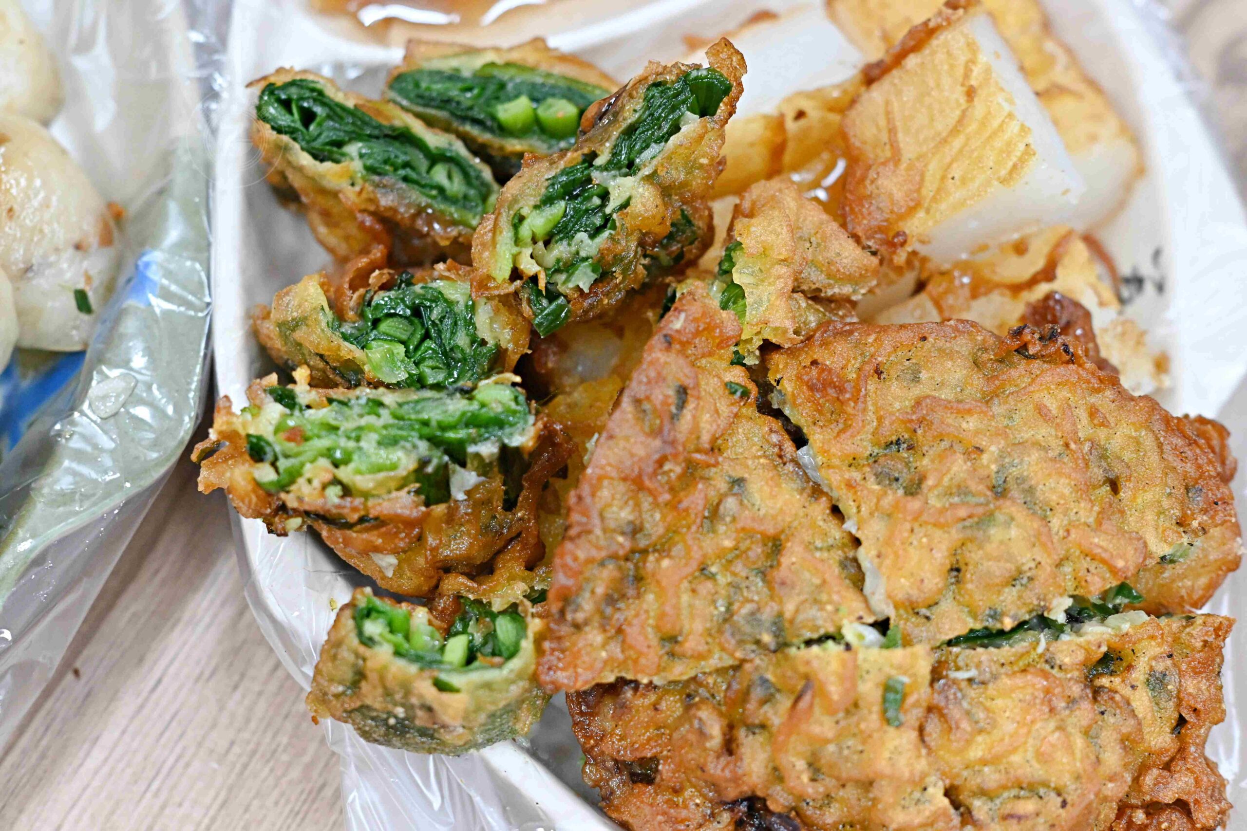 【三重美食】集美蚵嗲，三十年老店，酥脆滿料的純粹古早味銅板小吃推薦(菜單) @趙先生吃飯