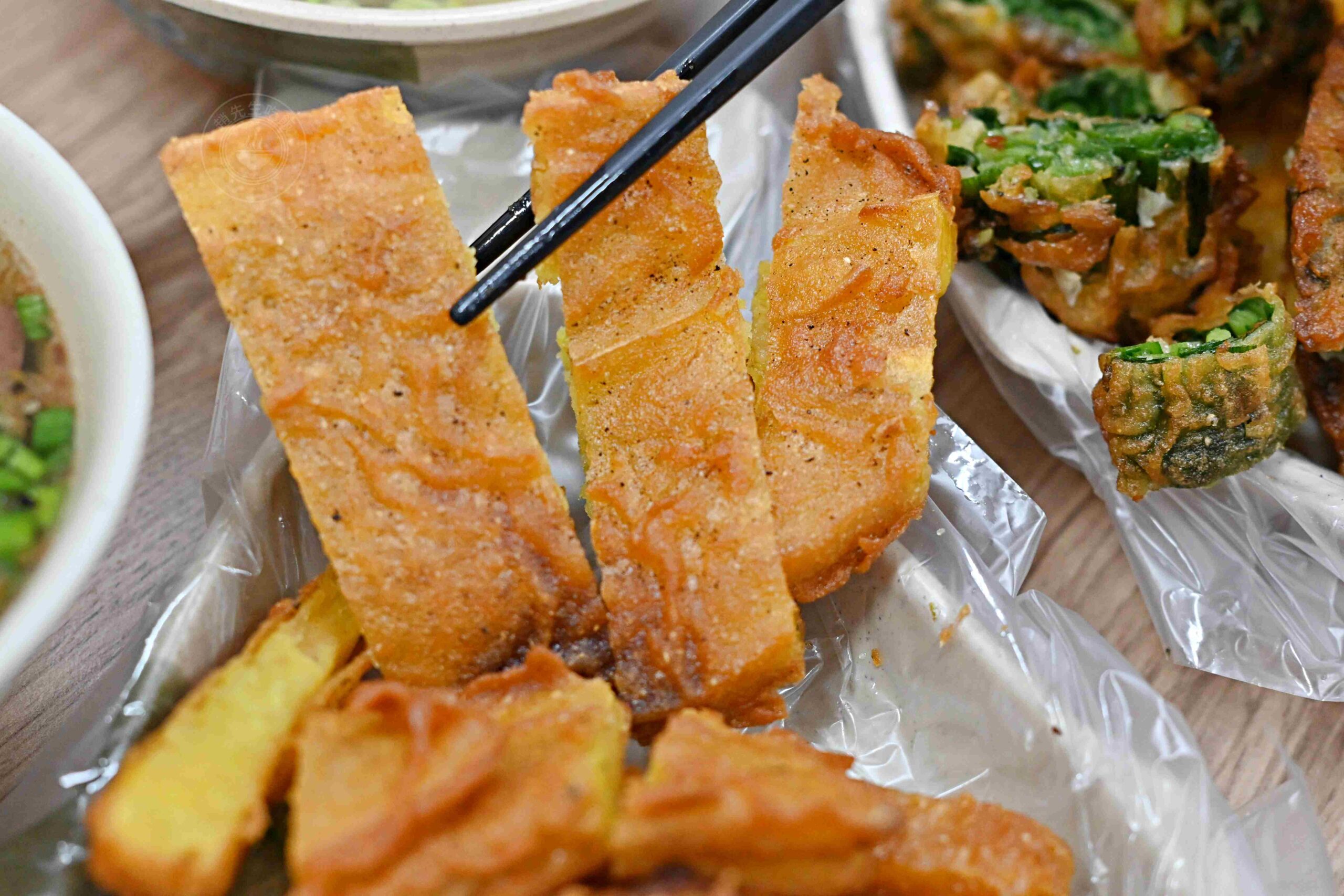 【三重美食】集美蚵嗲，三十年老店，酥脆滿料的純粹古早味銅板小吃推薦(菜單) @趙先生吃飯