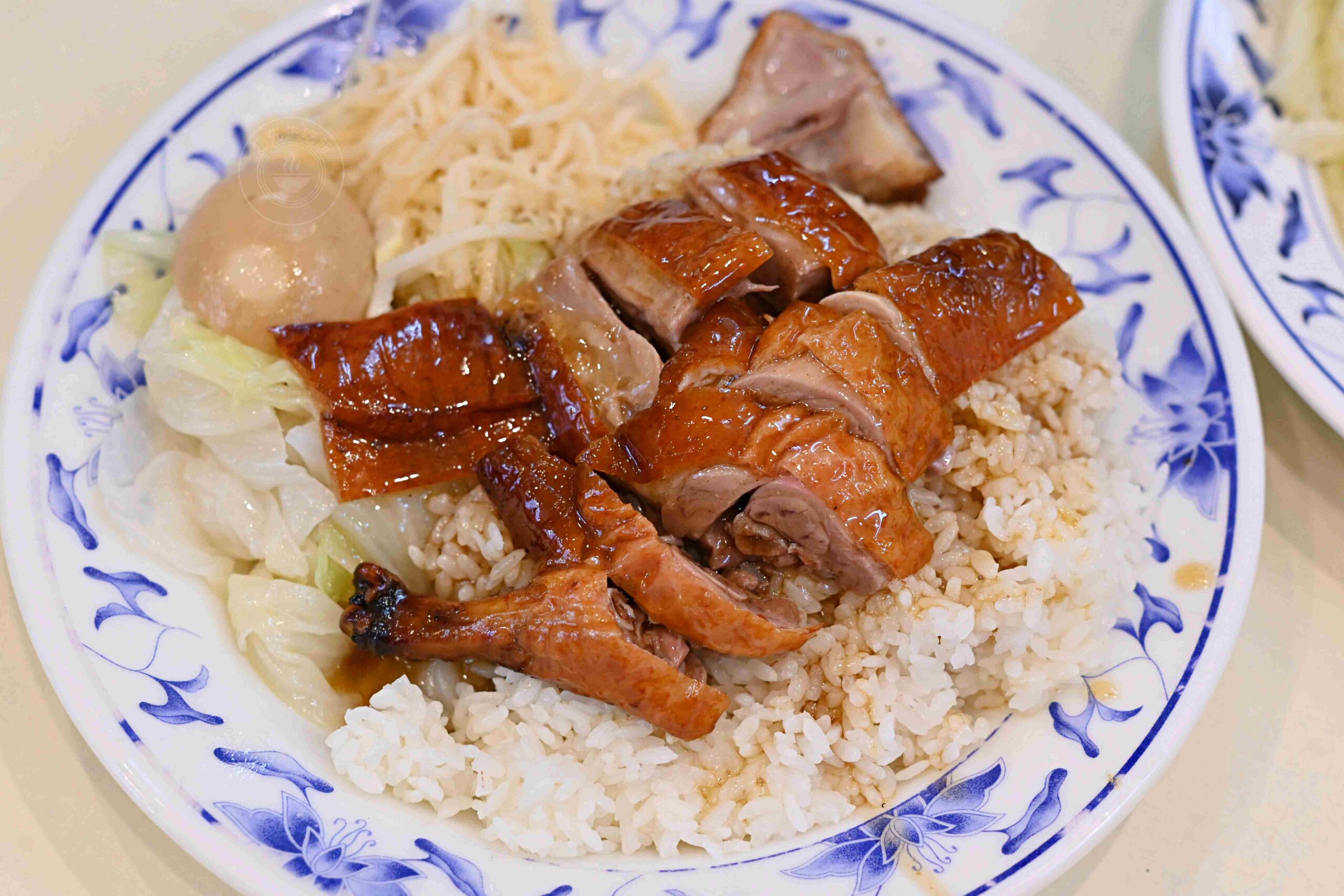 【新莊美食】港宏燒臘，沒開門就在排隊超強燒臘，皮脆肉嫩帶有炭火香推薦(菜單) @趙先生吃飯