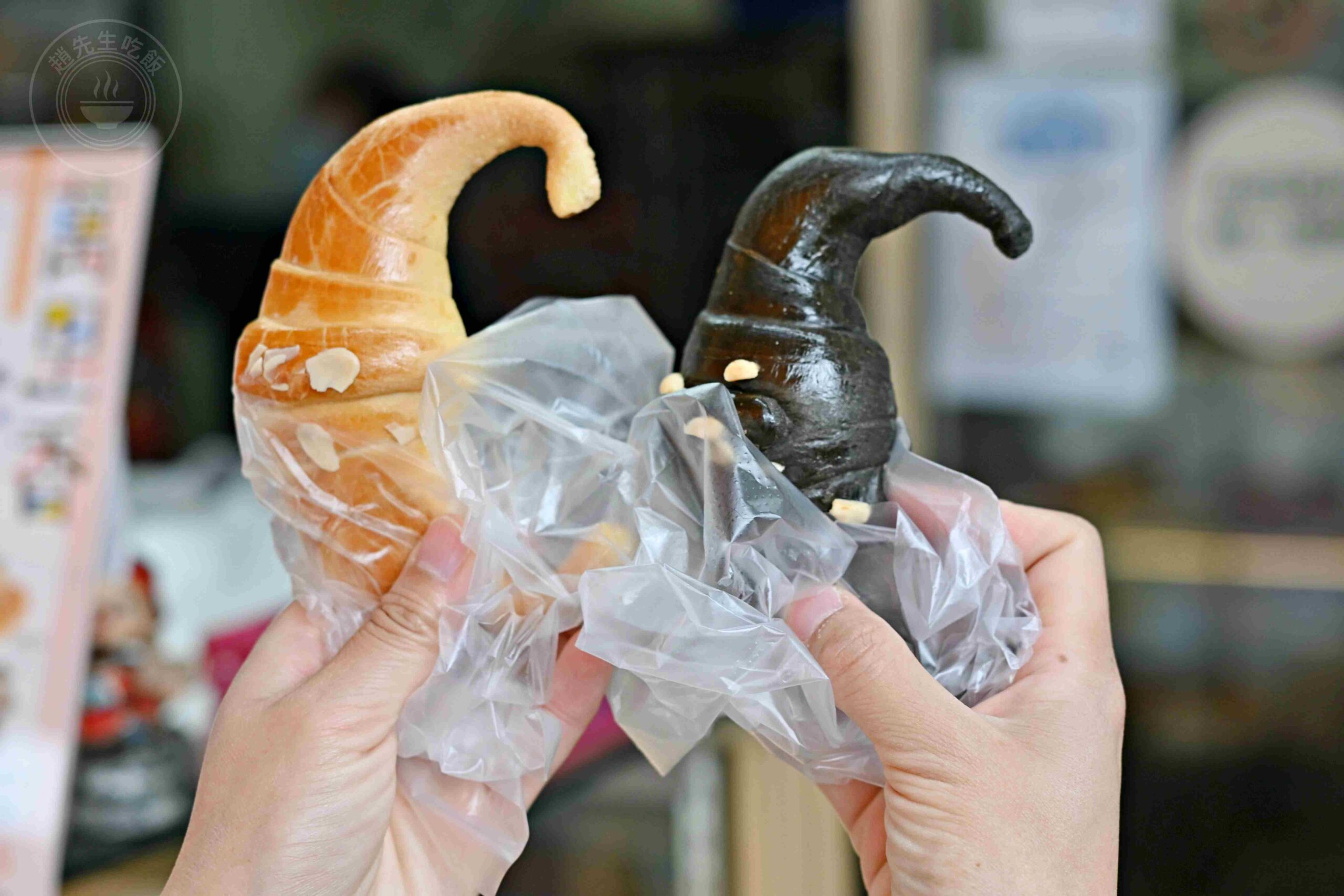 【萬里美食】萬里香手撕包，出爐就被買完的傳統麵包老店推薦手撕包跟金牛角(菜單) @趙先生吃飯