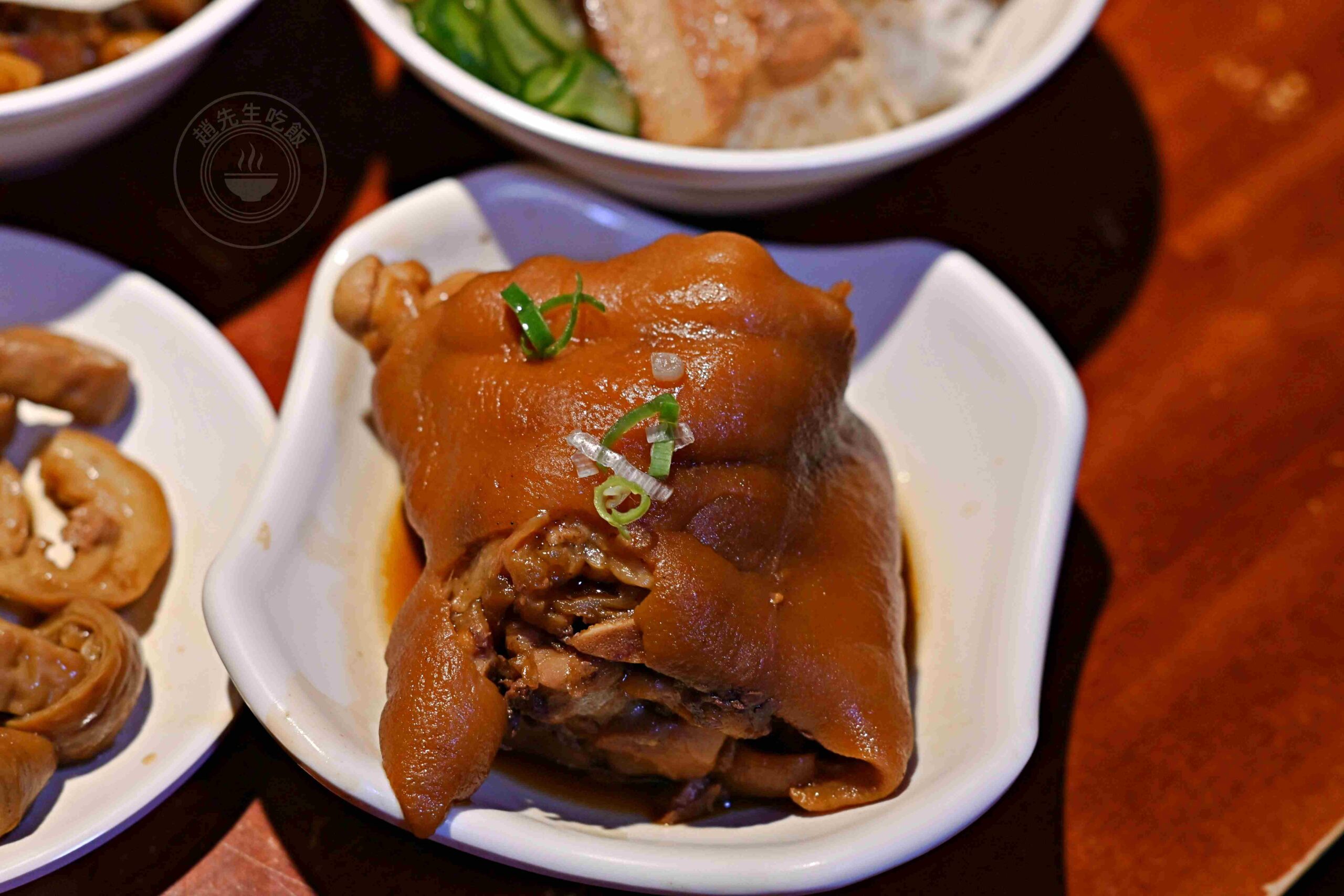 【台北車站美食】大稻埕魯肉飯，巷弄裡傳承一甲子的黑金膠質肥肉推薦(菜單) @趙先生吃飯