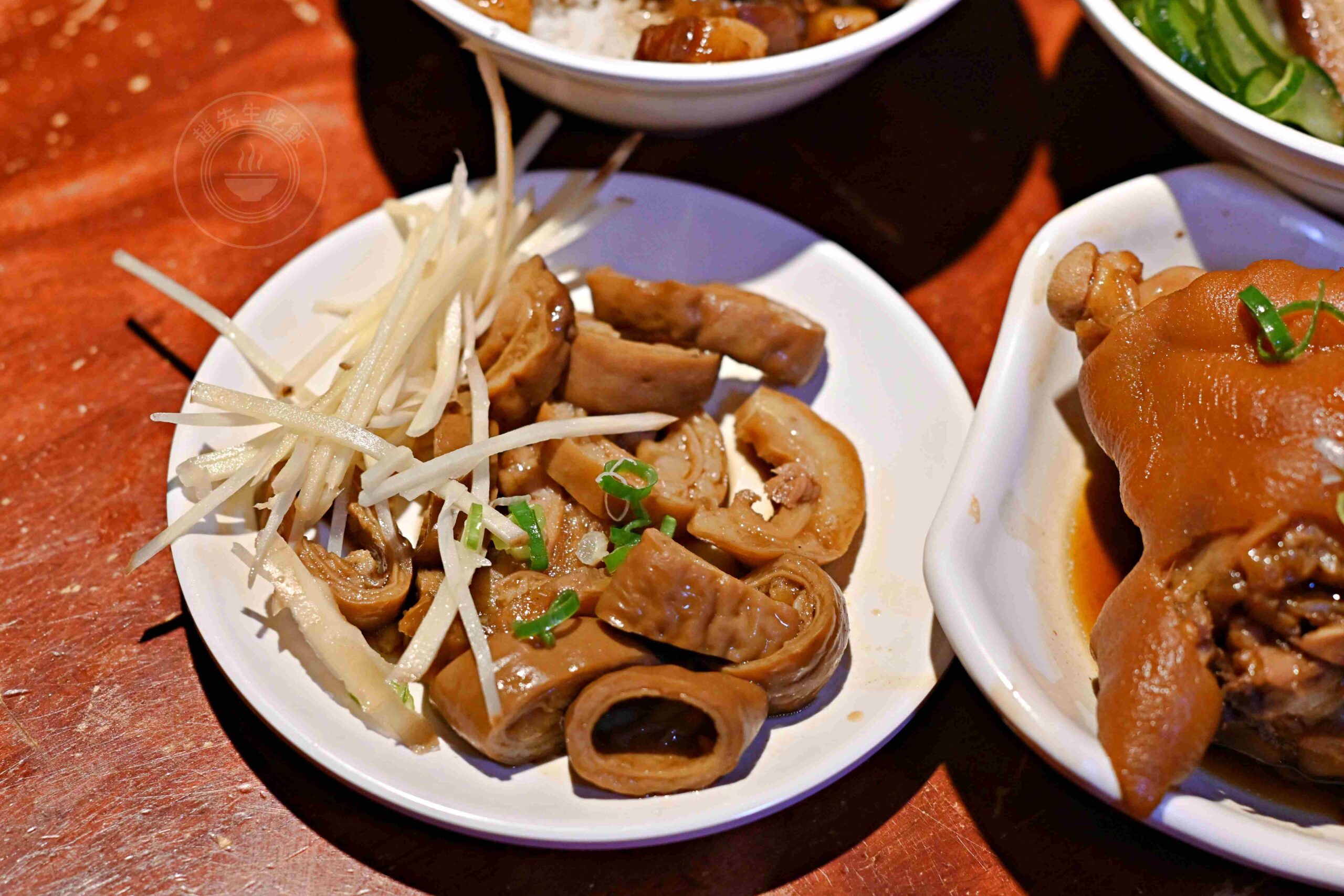 【台北車站美食】大稻埕魯肉飯，巷弄裡傳承一甲子的黑金膠質肥肉推薦(菜單) @趙先生吃飯