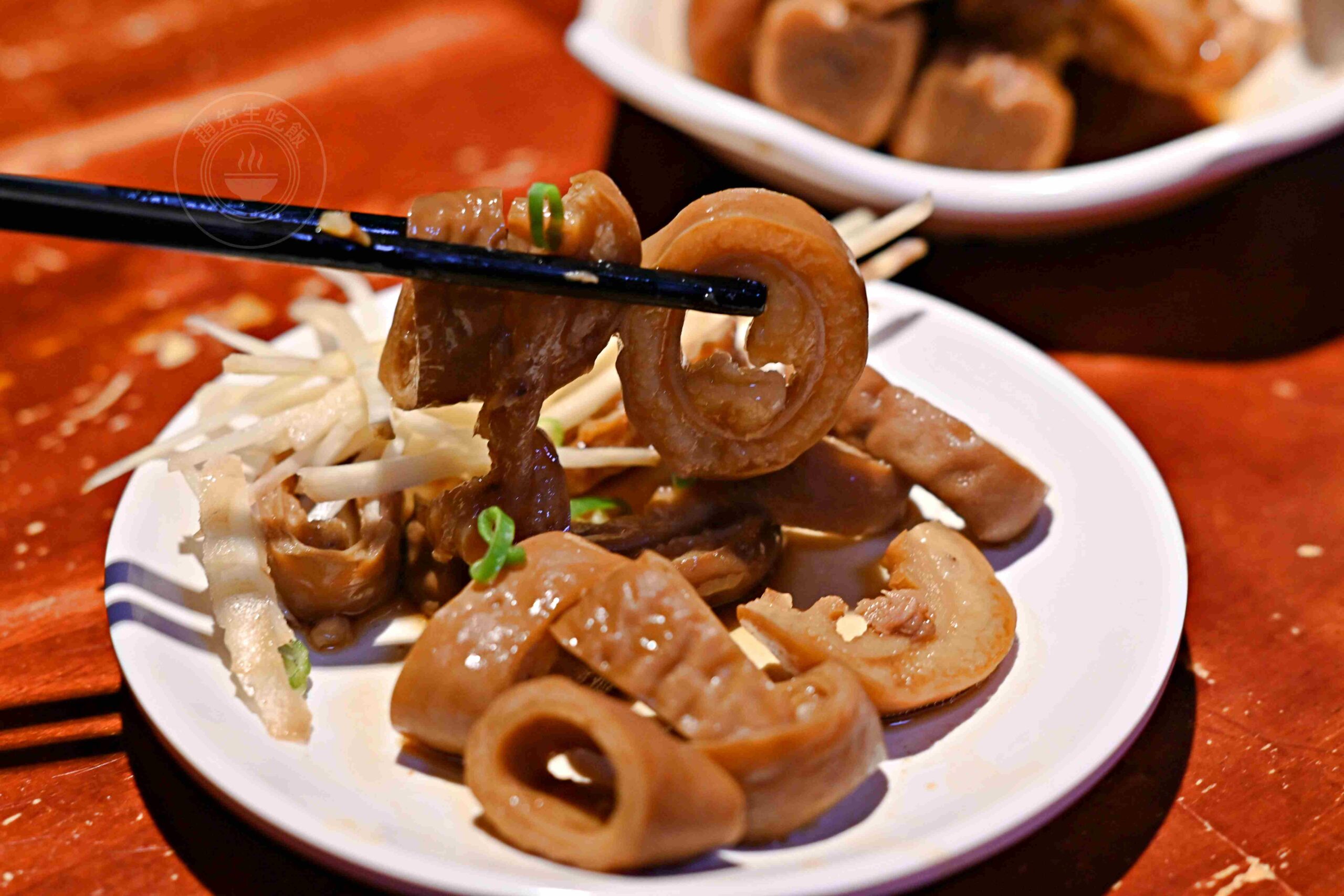 【台北車站美食】大稻埕魯肉飯，巷弄裡傳承一甲子的黑金膠質肥肉推薦(菜單) @趙先生吃飯