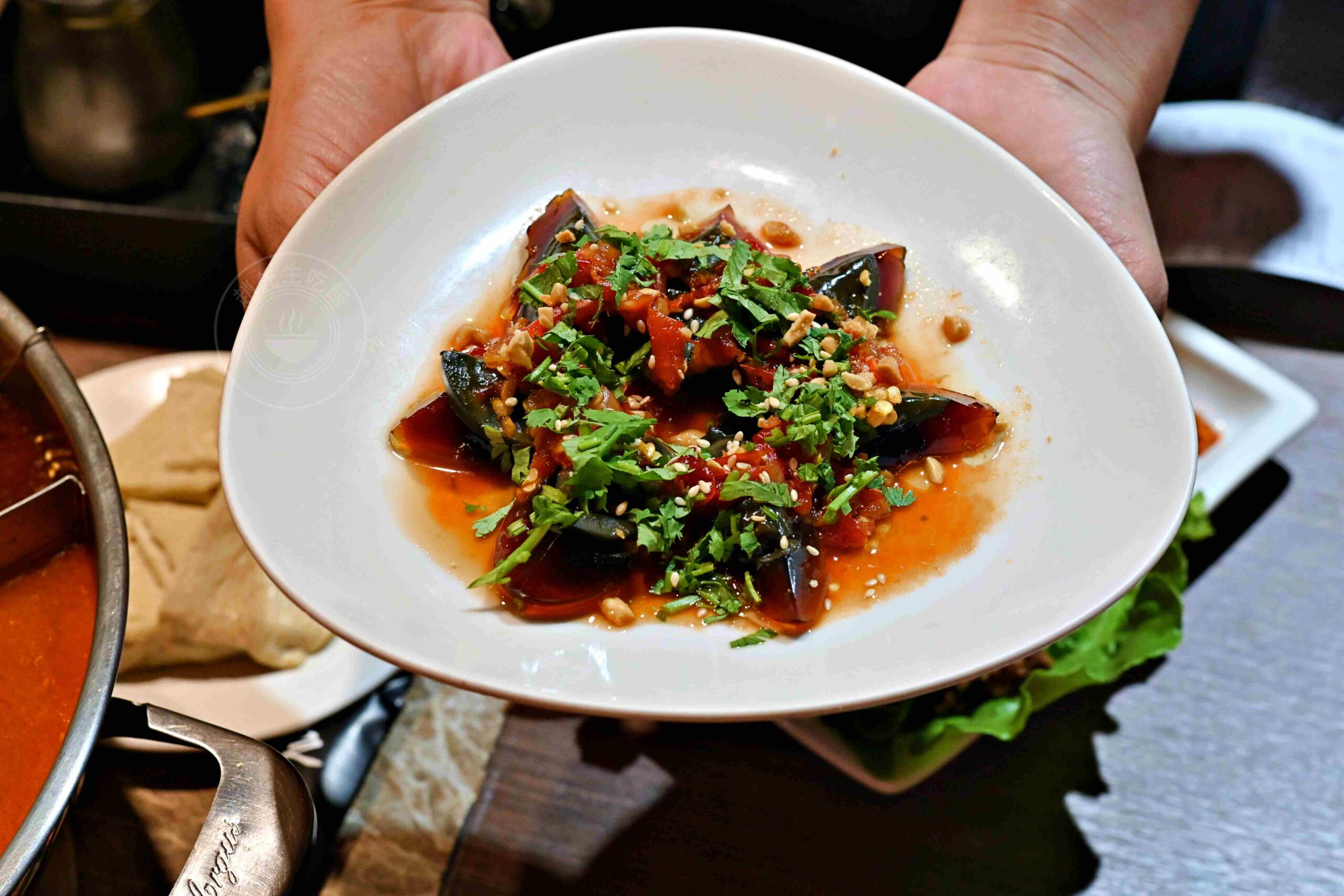 【林口美食】舞之椒頂級麻辣鴛鴦鍋，肉片超大盤，純正四川湯底直接喝也可以推薦(菜單) @趙先生吃飯