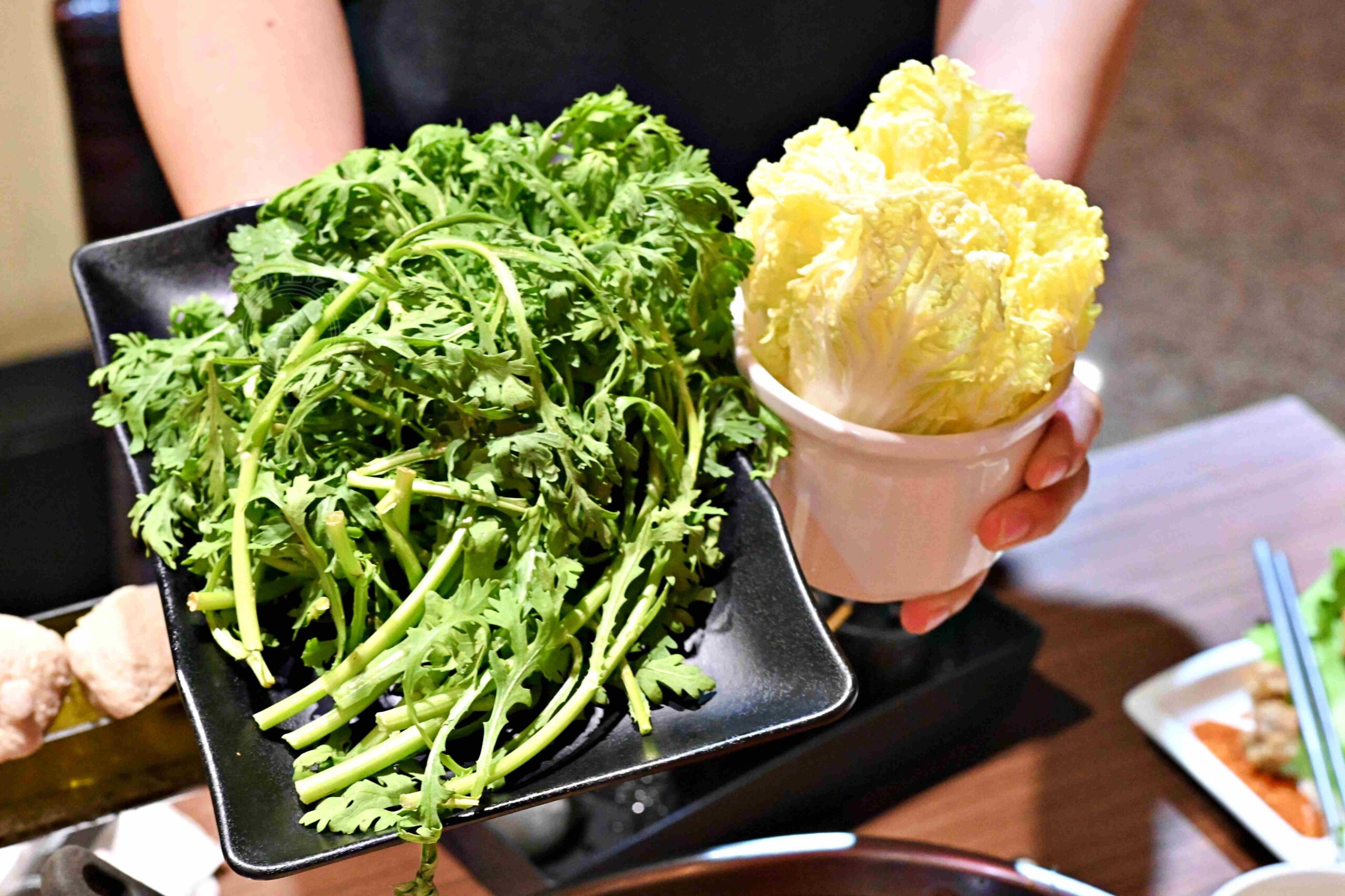 【林口美食】舞之椒頂級麻辣鴛鴦鍋，肉片超大盤，純正四川湯底直接喝也可以推薦(菜單) @趙先生吃飯