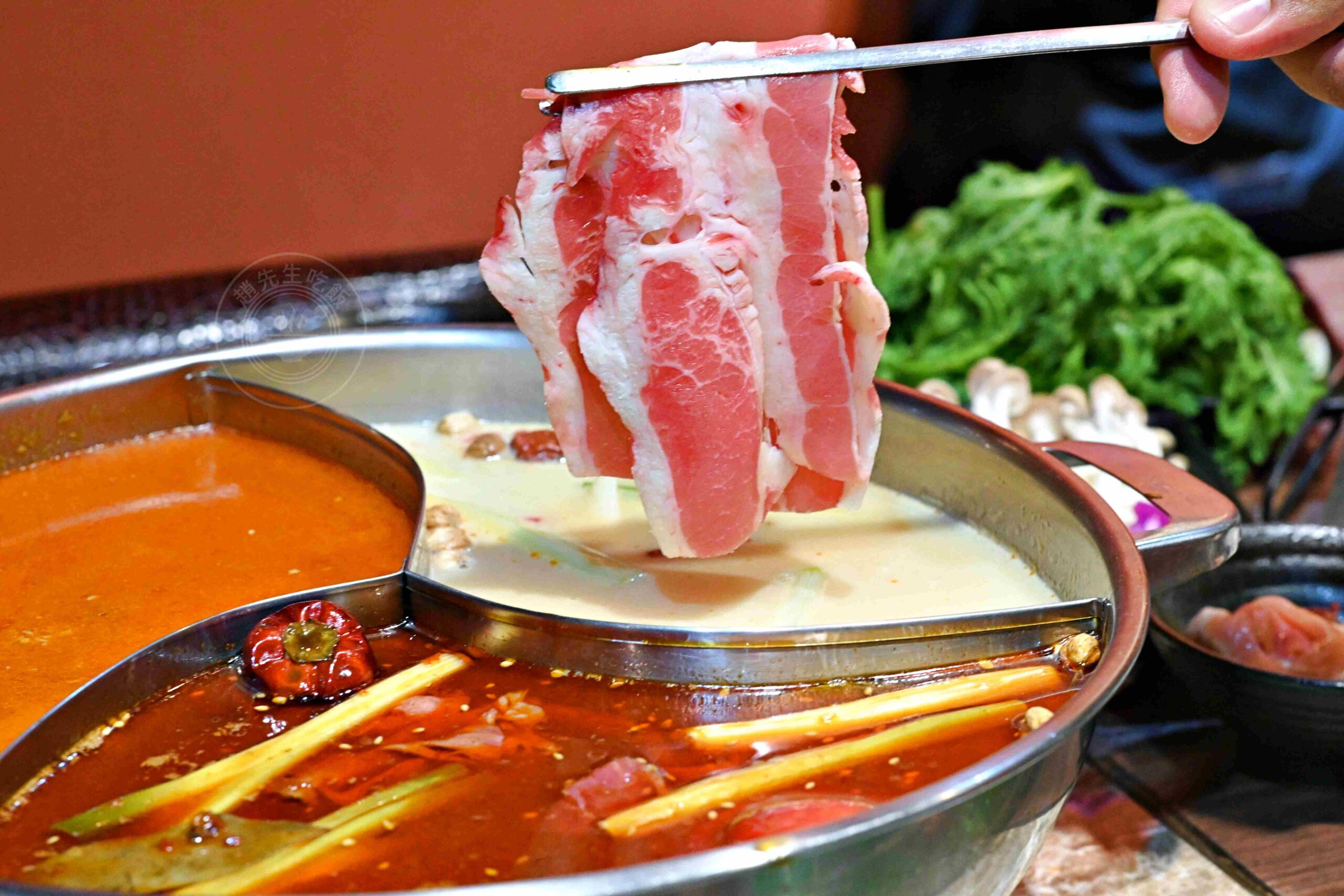 【林口美食】舞之椒頂級麻辣鴛鴦鍋，肉片超大盤，純正四川湯底直接喝也可以推薦(菜單) @趙先生吃飯