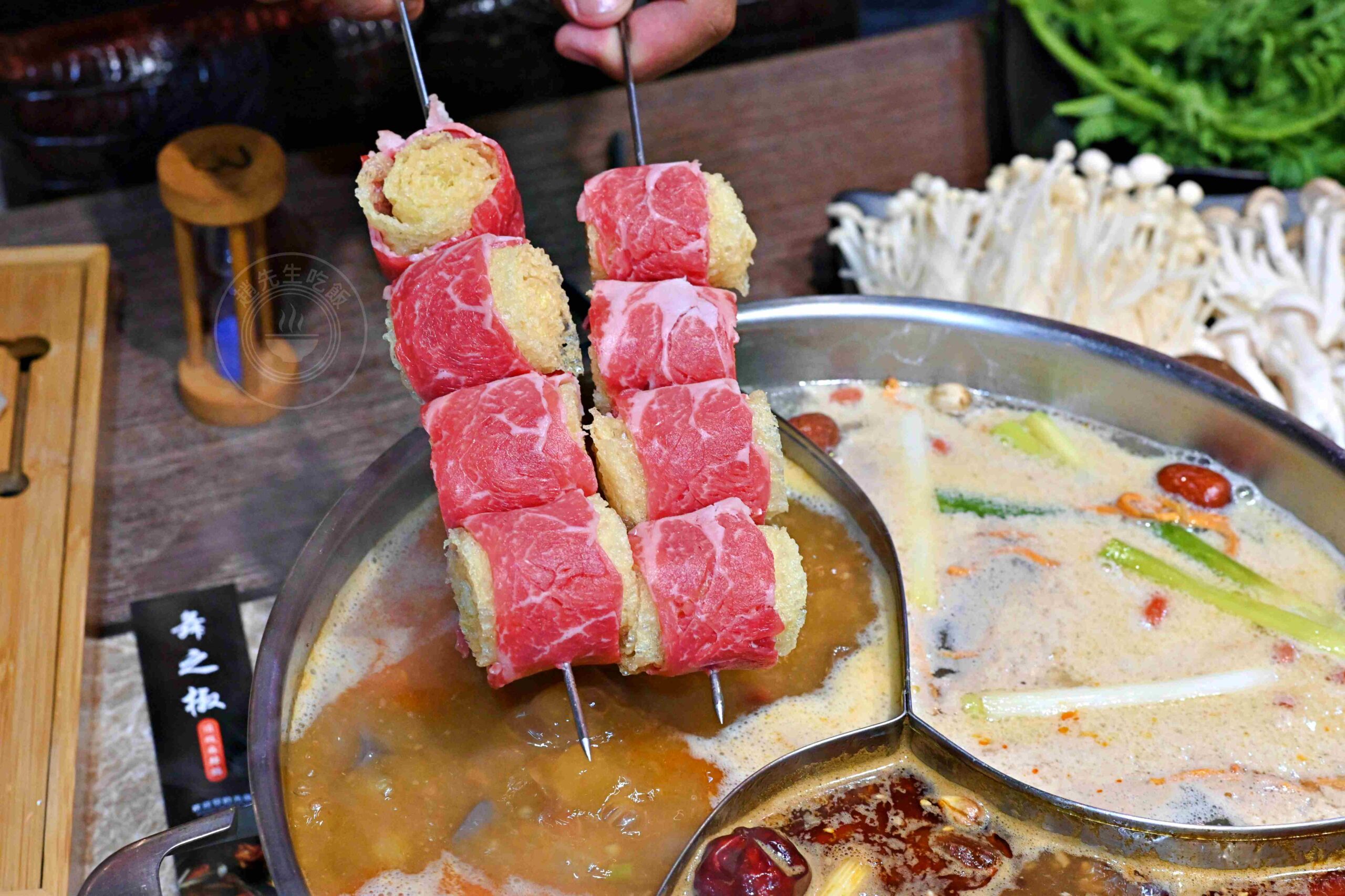 【林口美食】舞之椒頂級麻辣鴛鴦鍋，肉片超大盤，純正四川湯底直接喝也可以推薦(菜單) @趙先生吃飯