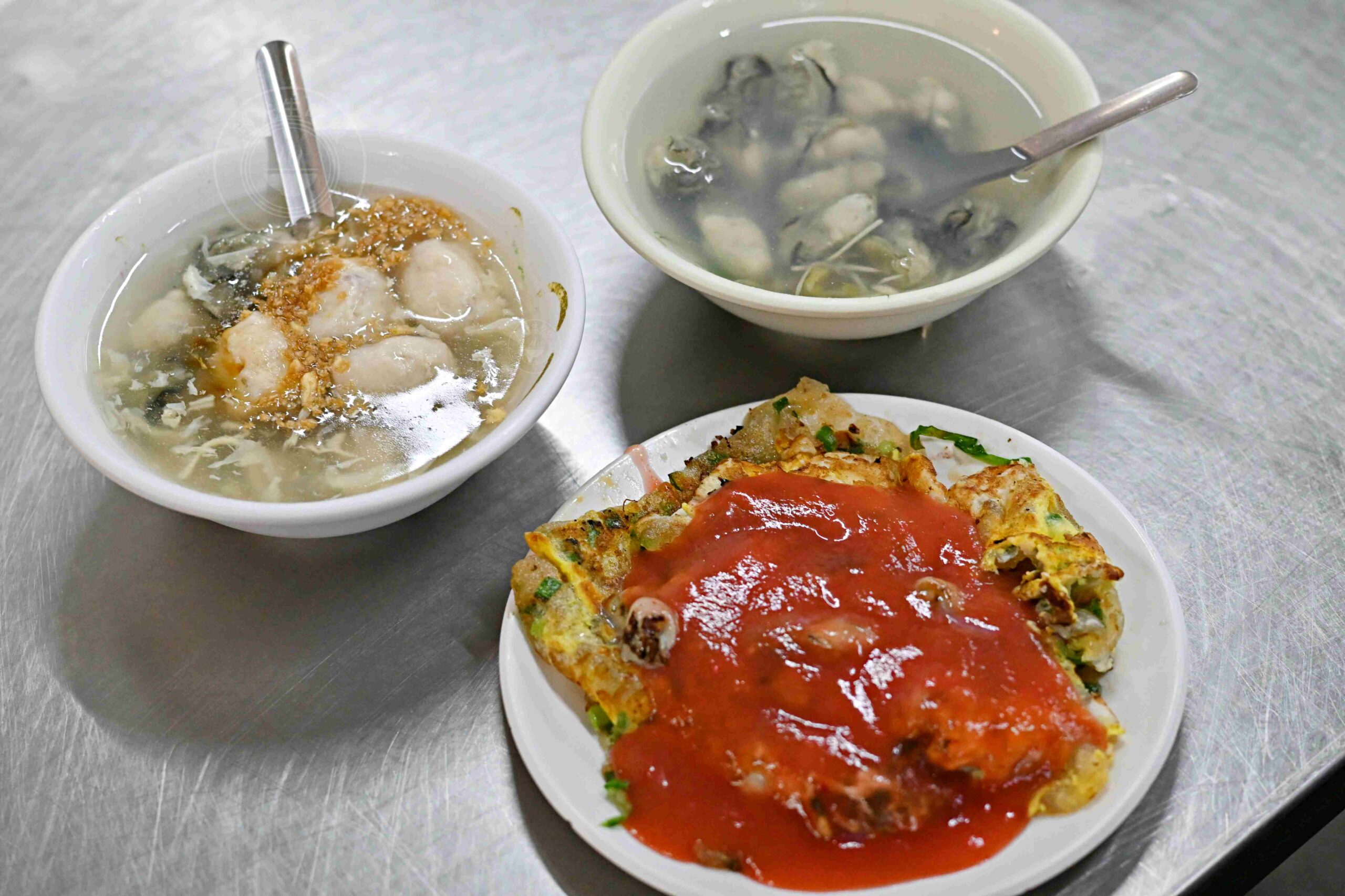 【三重美食】蚵四海小吃，三和夜市超人氣蚵仔煎推薦肥美蚵仁湯與綜合焿(菜單) @趙先生吃飯