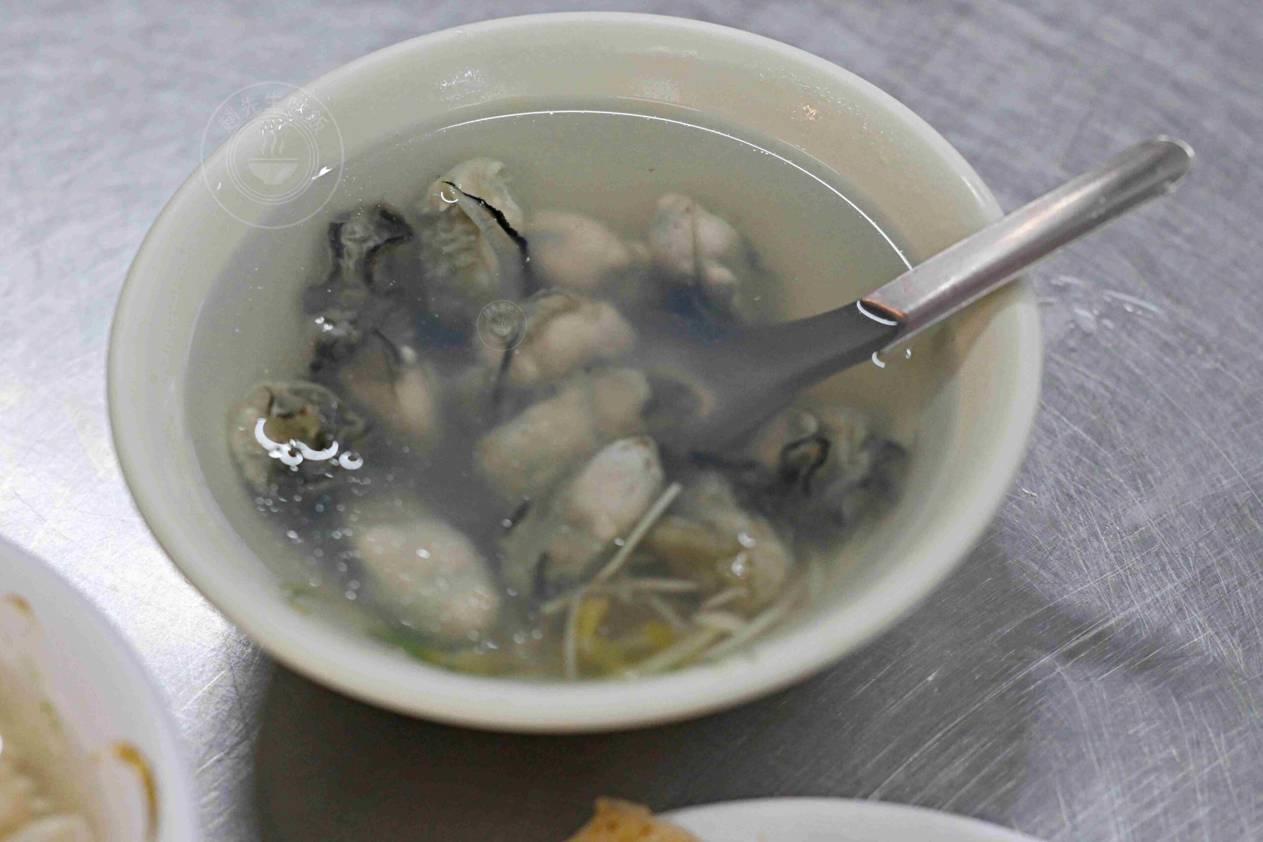 【三重美食】蚵四海小吃，三和夜市超人氣蚵仔煎推薦肥美蚵仁湯與綜合焿(菜單) @趙先生吃飯