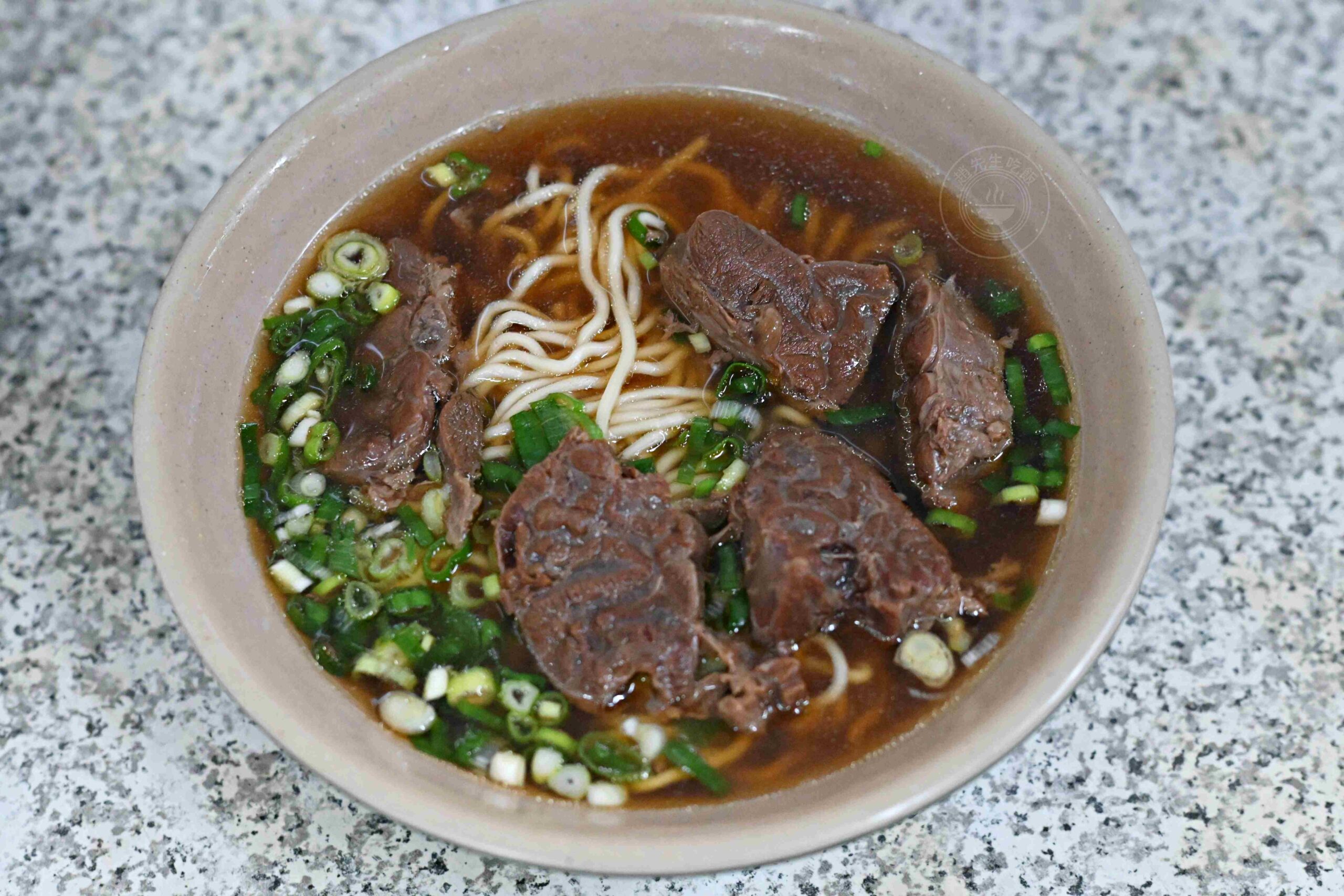 【彰化美食】聞香牛肉麵，湯麵無限續加吃到飽推薦(菜單) @趙先生吃飯