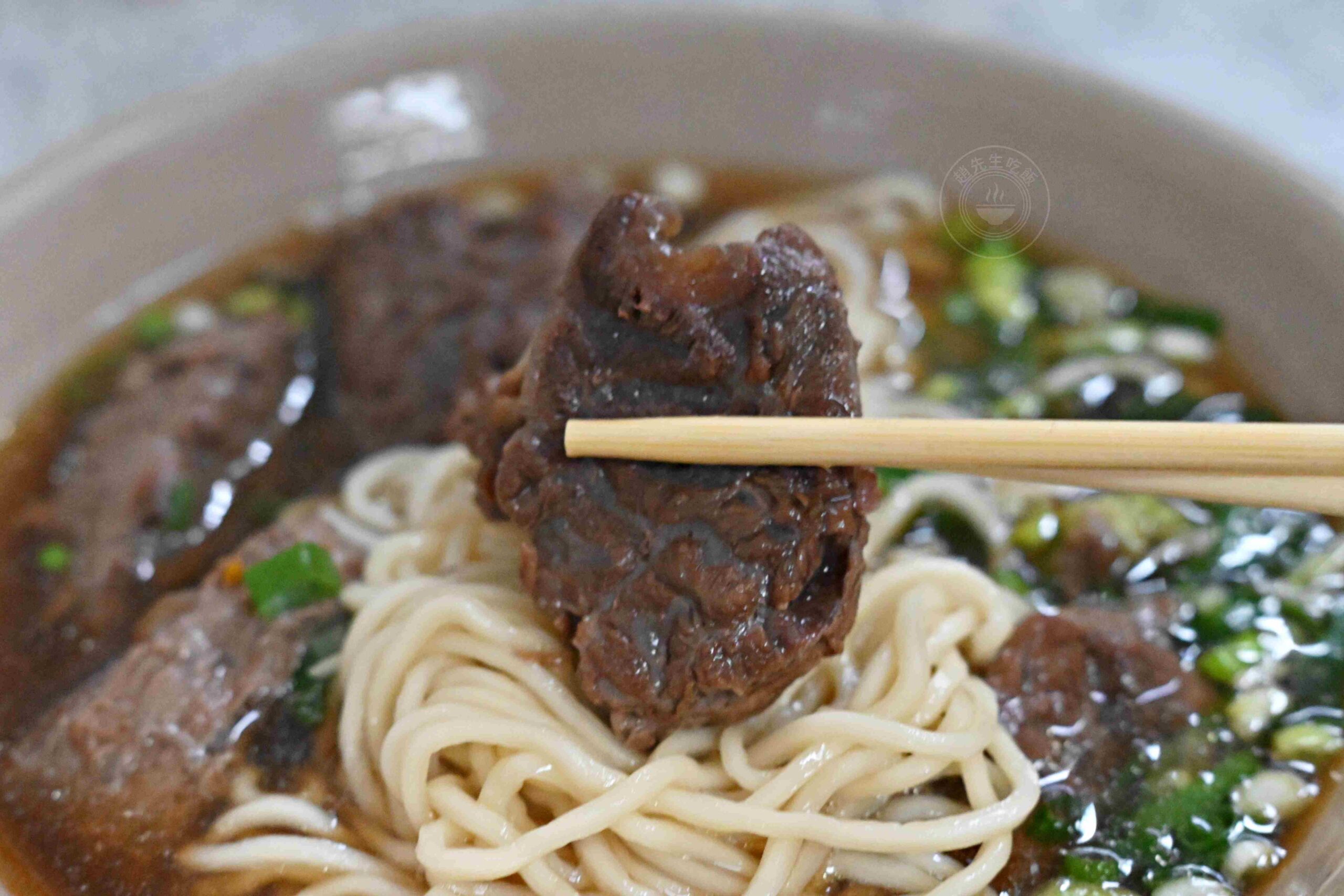 【彰化美食】聞香牛肉麵，湯麵無限續加吃到飽推薦(菜單) @趙先生吃飯