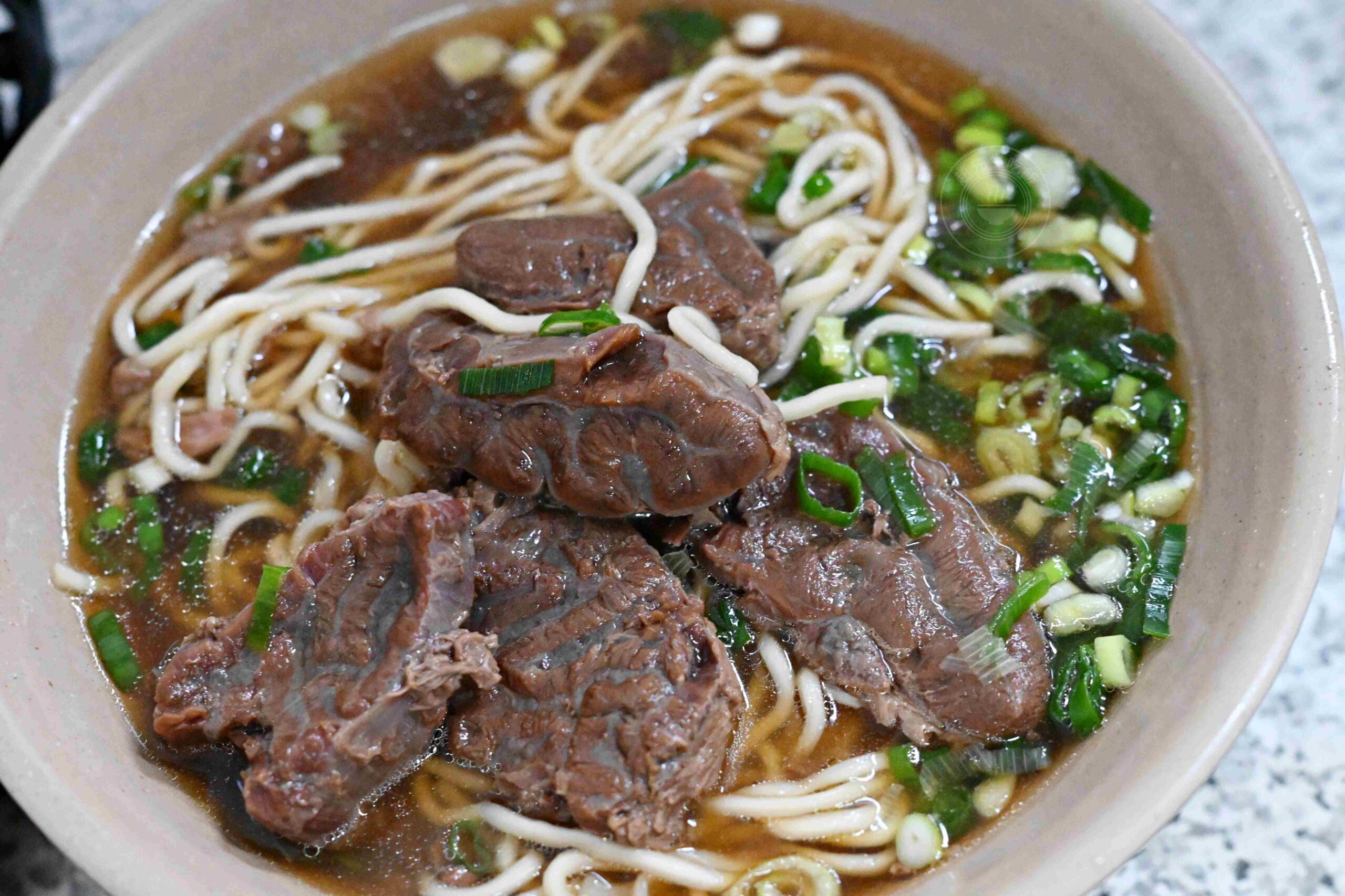 【彰化美食】聞香牛肉麵，湯麵無限續加吃到飽推薦(菜單) @趙先生吃飯