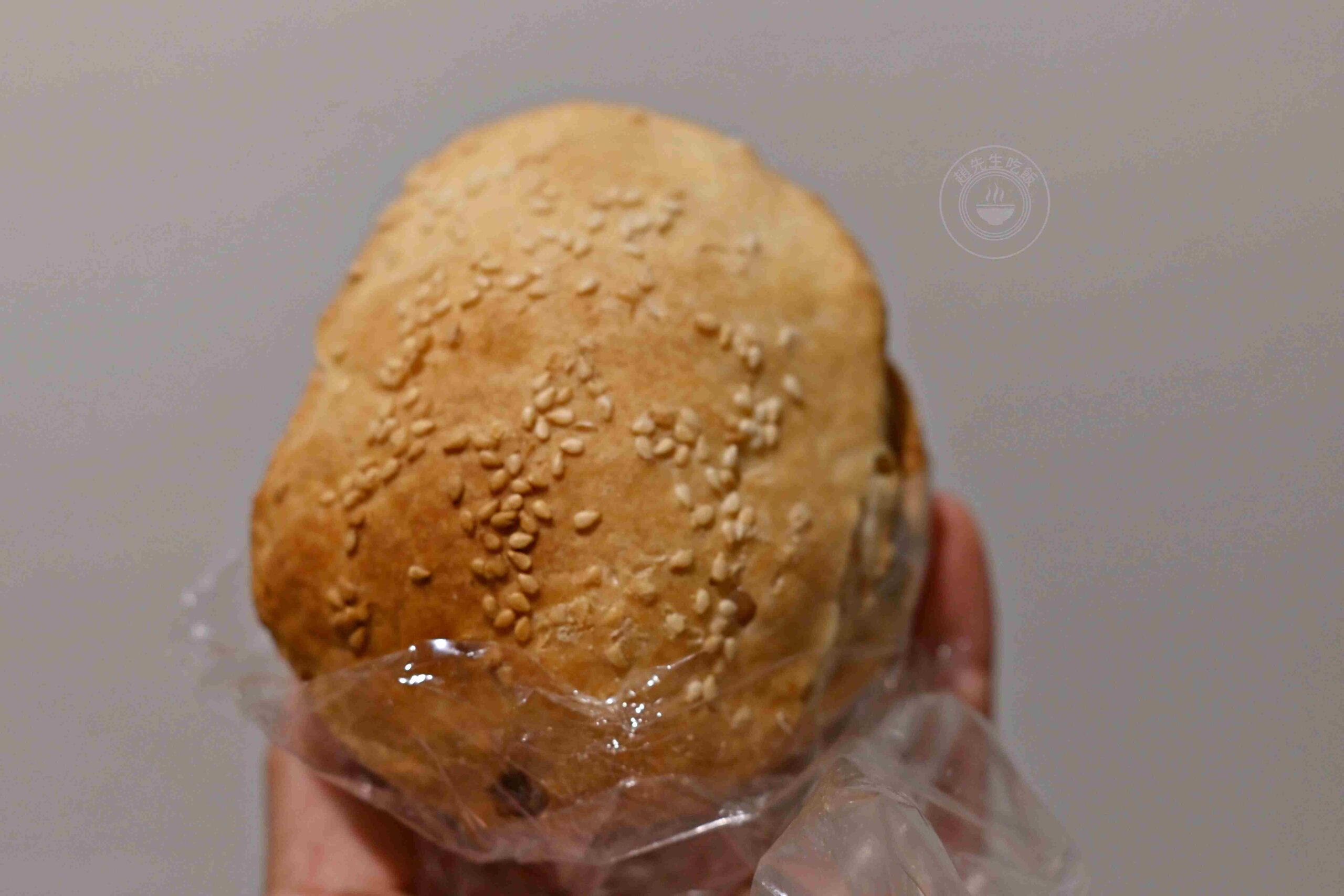 【彰化美食】北平香酥燒餅，在地50年隱藏版，炭火貼爐現烤古早味推薦(菜單) @趙先生吃飯