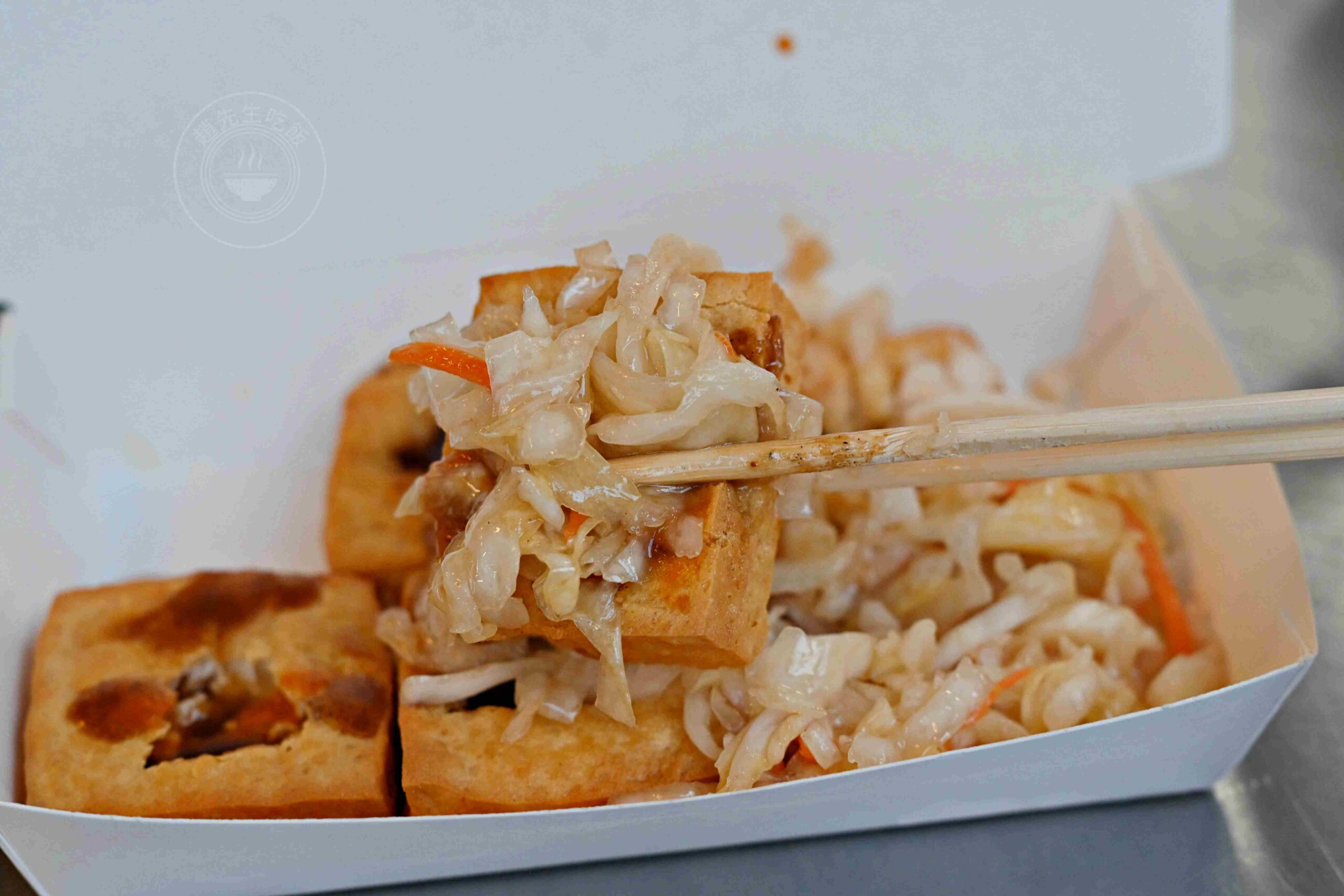 【彰化美食】阿泓臭豆腐，在地人天天追著車跑的隱藏版排隊餐車推薦(菜單) @趙先生吃飯