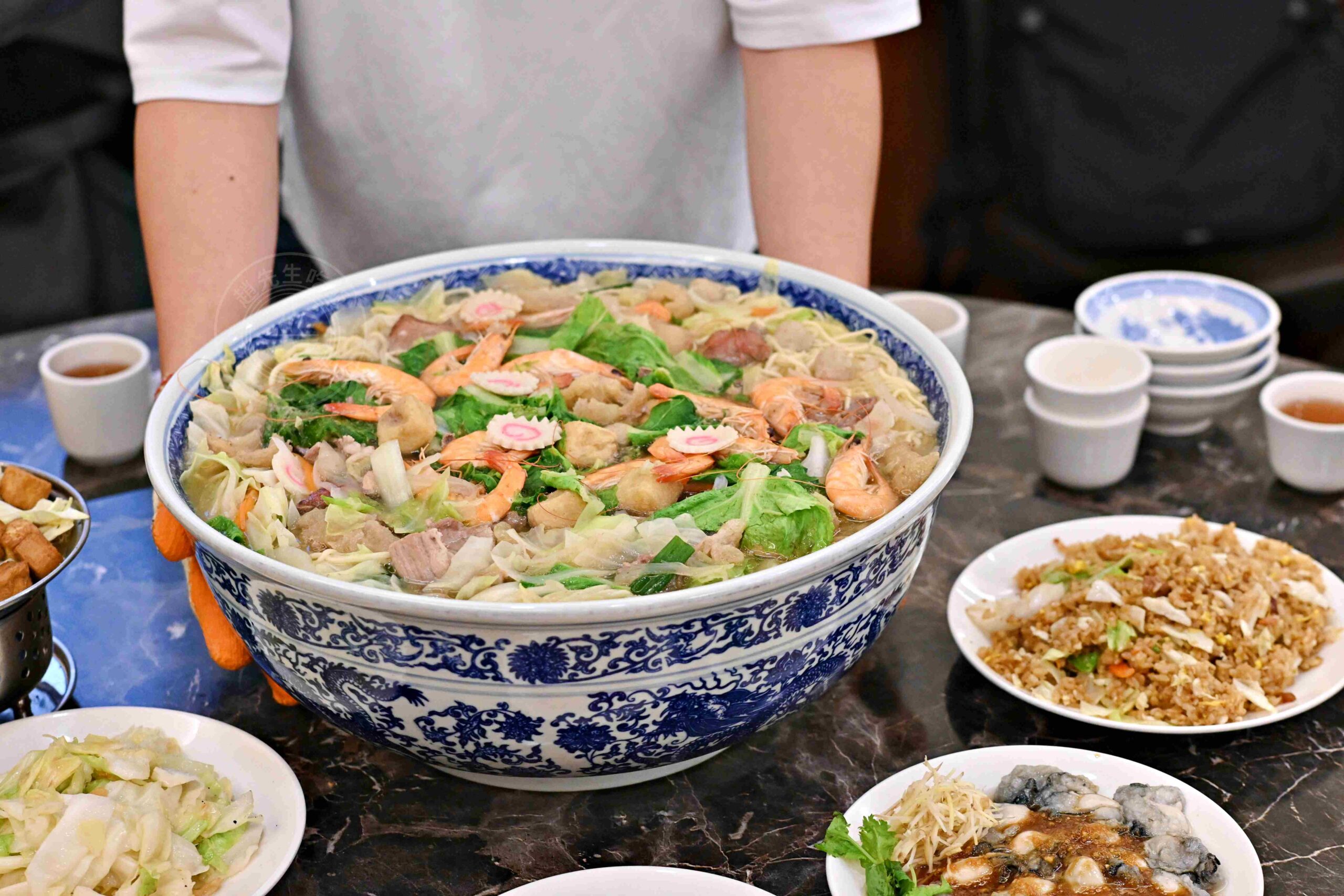 【八里美食】張吳記什錦麵，巨無霸什錦麵超誇張，熱炒也好吃，在地名店推薦(菜單) @趙先生吃飯