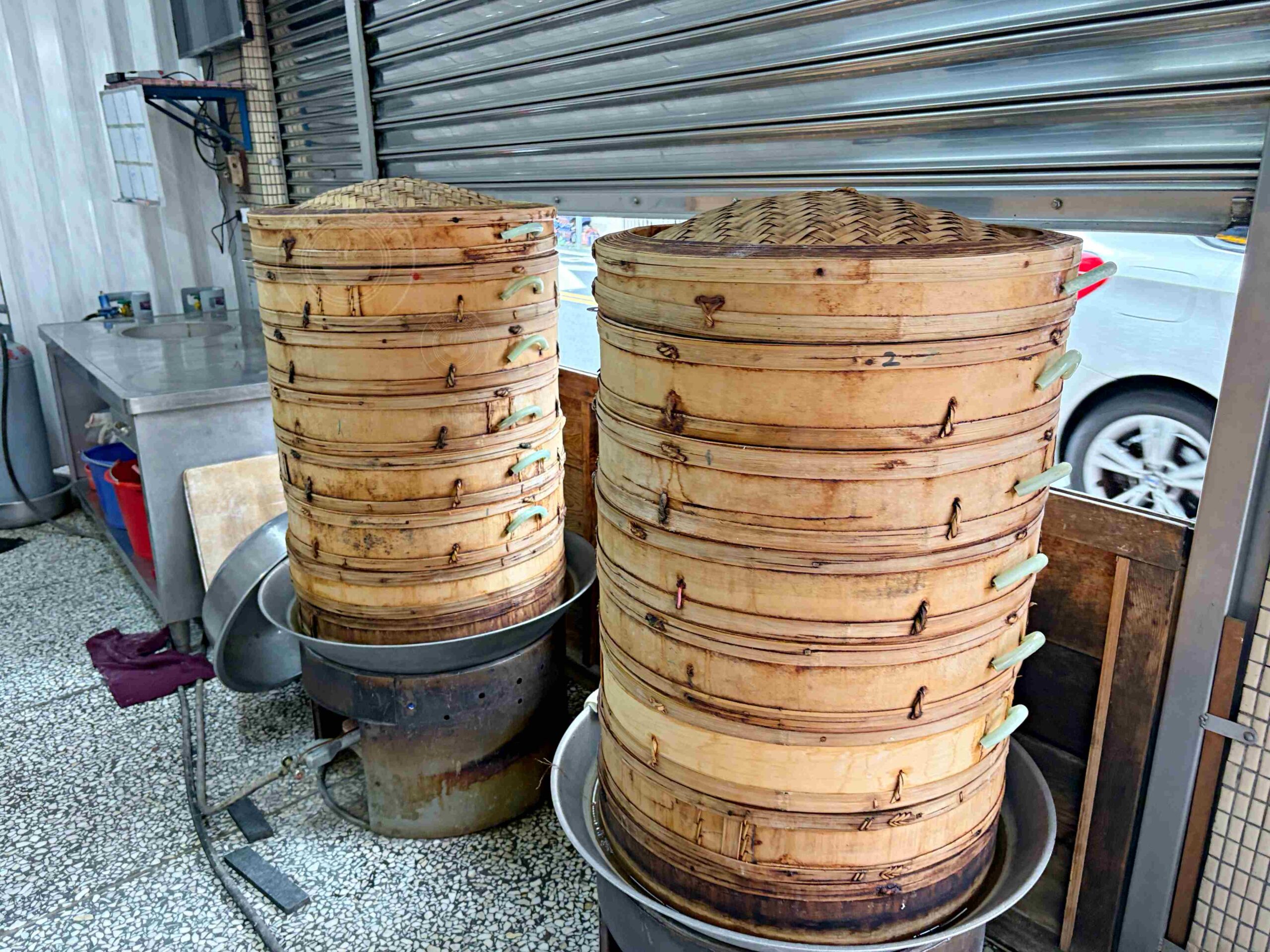 【宜蘭礁溪美食】礁溪包子饅頭專賣店，出爐秒殺、每人限購排隊老店推薦肉包饅頭(菜單) @趙先生吃飯