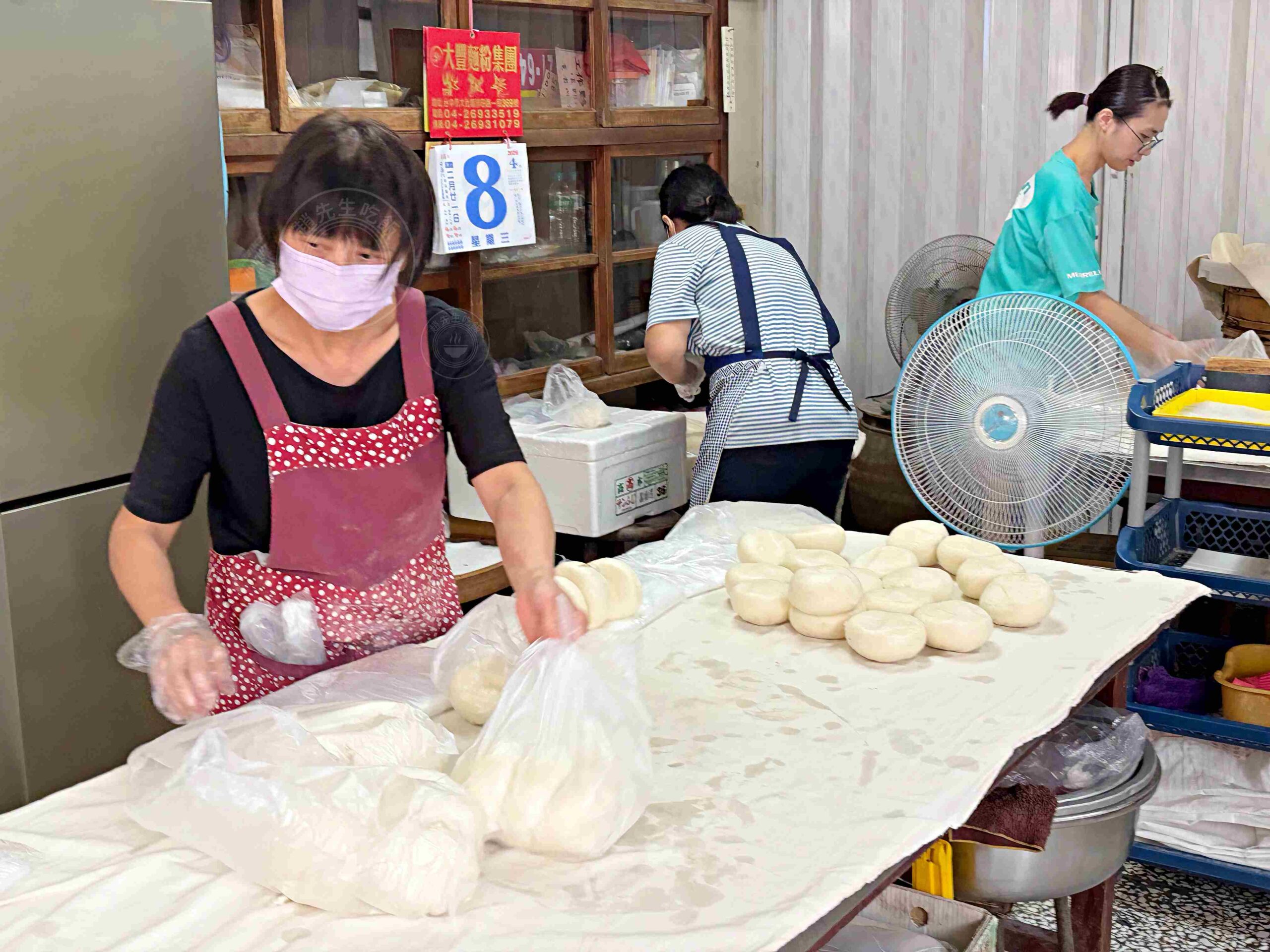 【宜蘭礁溪美食】礁溪包子饅頭專賣店，出爐秒殺、每人限購排隊老店推薦肉包饅頭(菜單) @趙先生吃飯