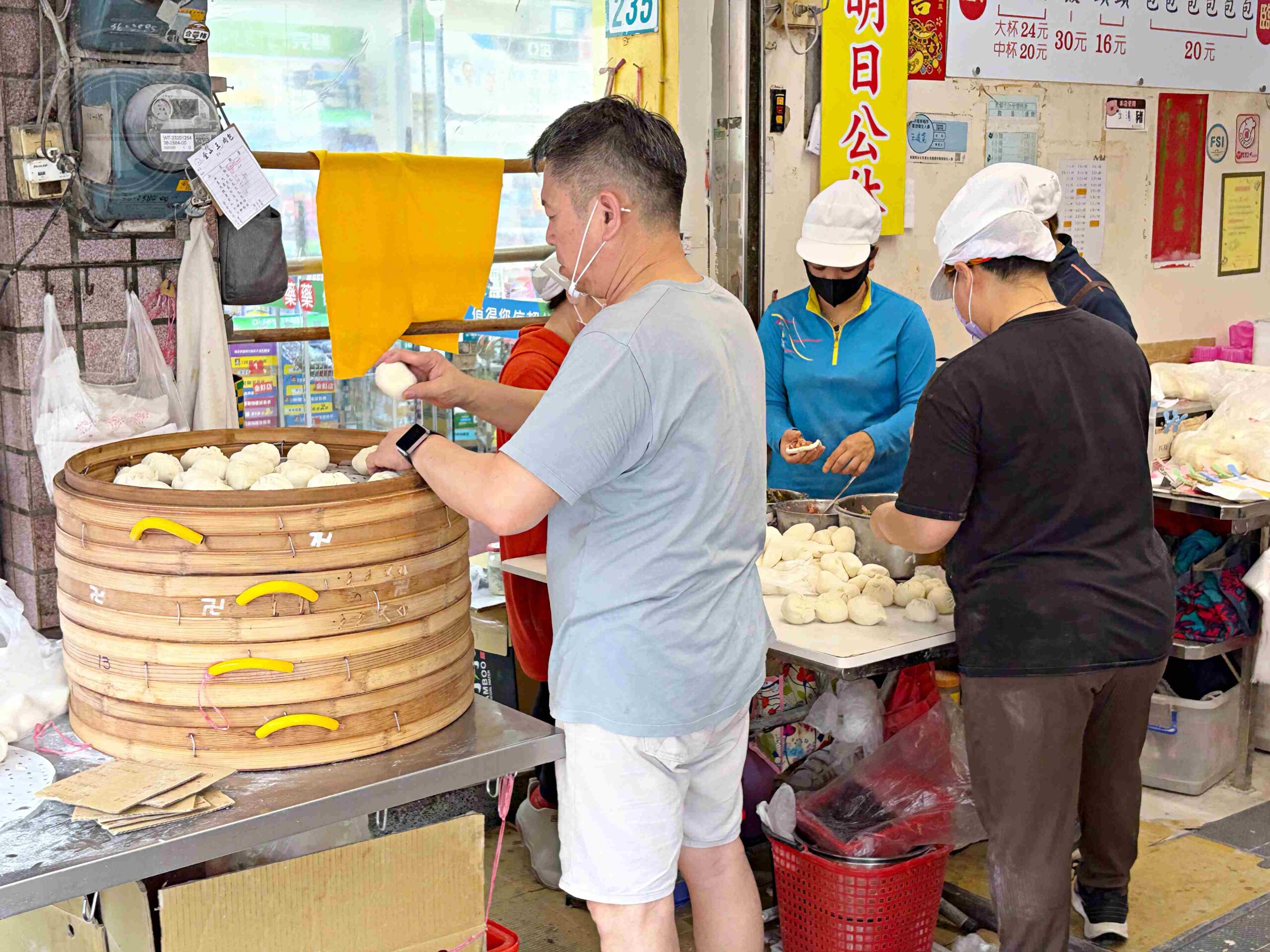 【新莊美食】金山王肉包，金山在地最強20元銅板價手工現包現蒸包子推薦(菜單) @趙先生吃飯