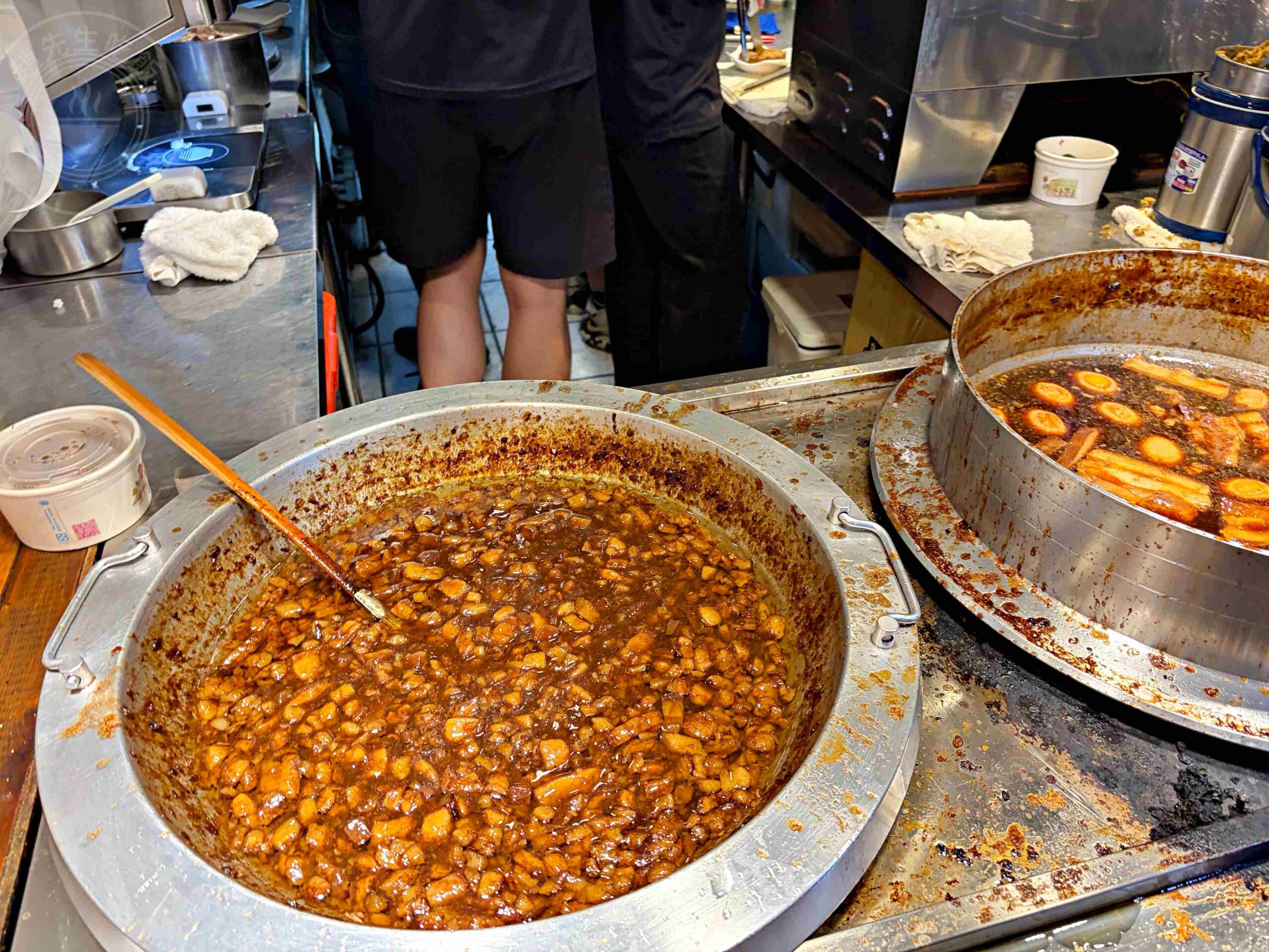 【台北車站美食】大稻埕魯肉飯，巷弄裡傳承一甲子的黑金膠質肥肉推薦(菜單) @趙先生吃飯