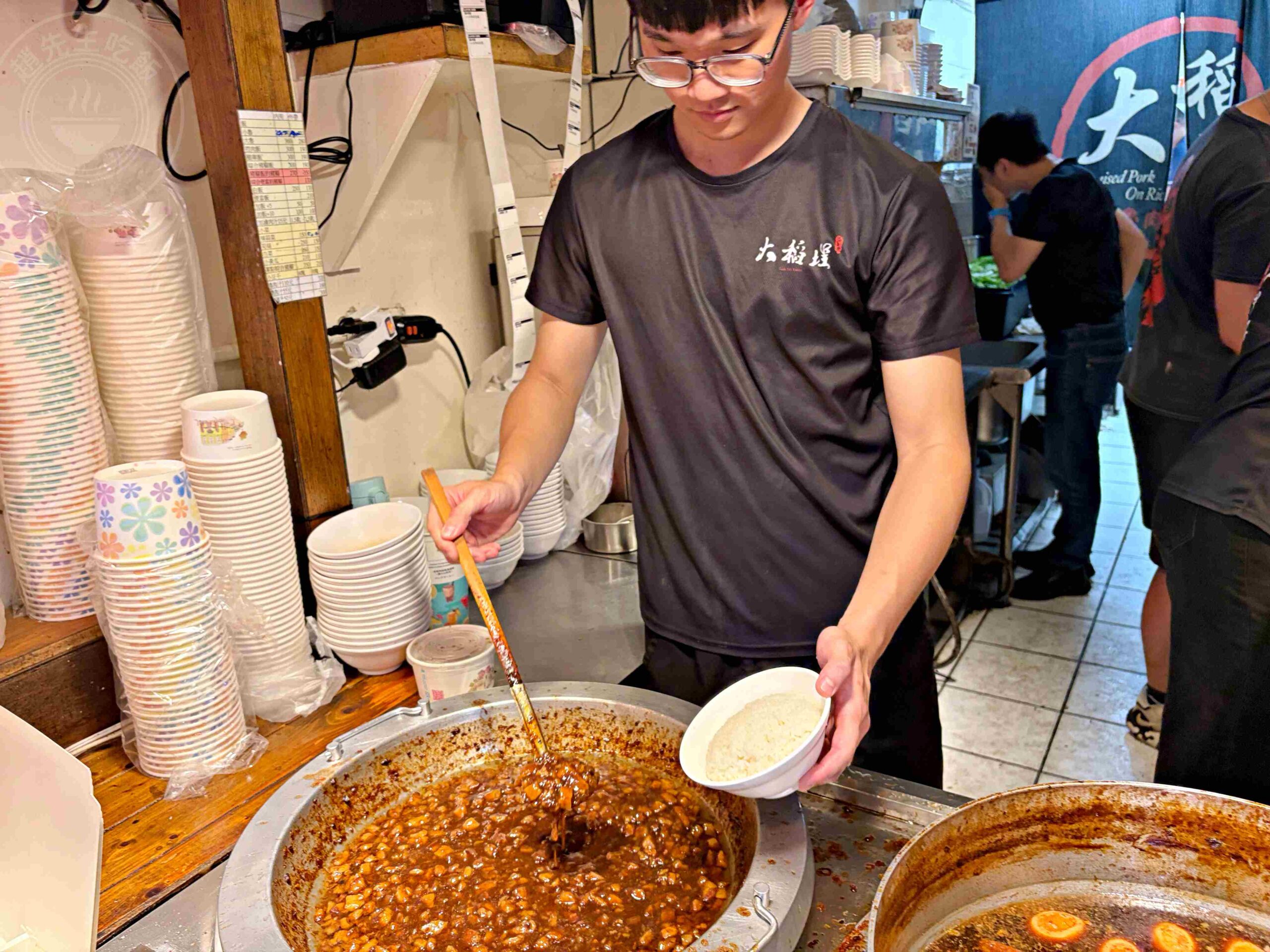 【台北車站美食】大稻埕魯肉飯，巷弄裡傳承一甲子的黑金膠質肥肉推薦(菜單) @趙先生吃飯