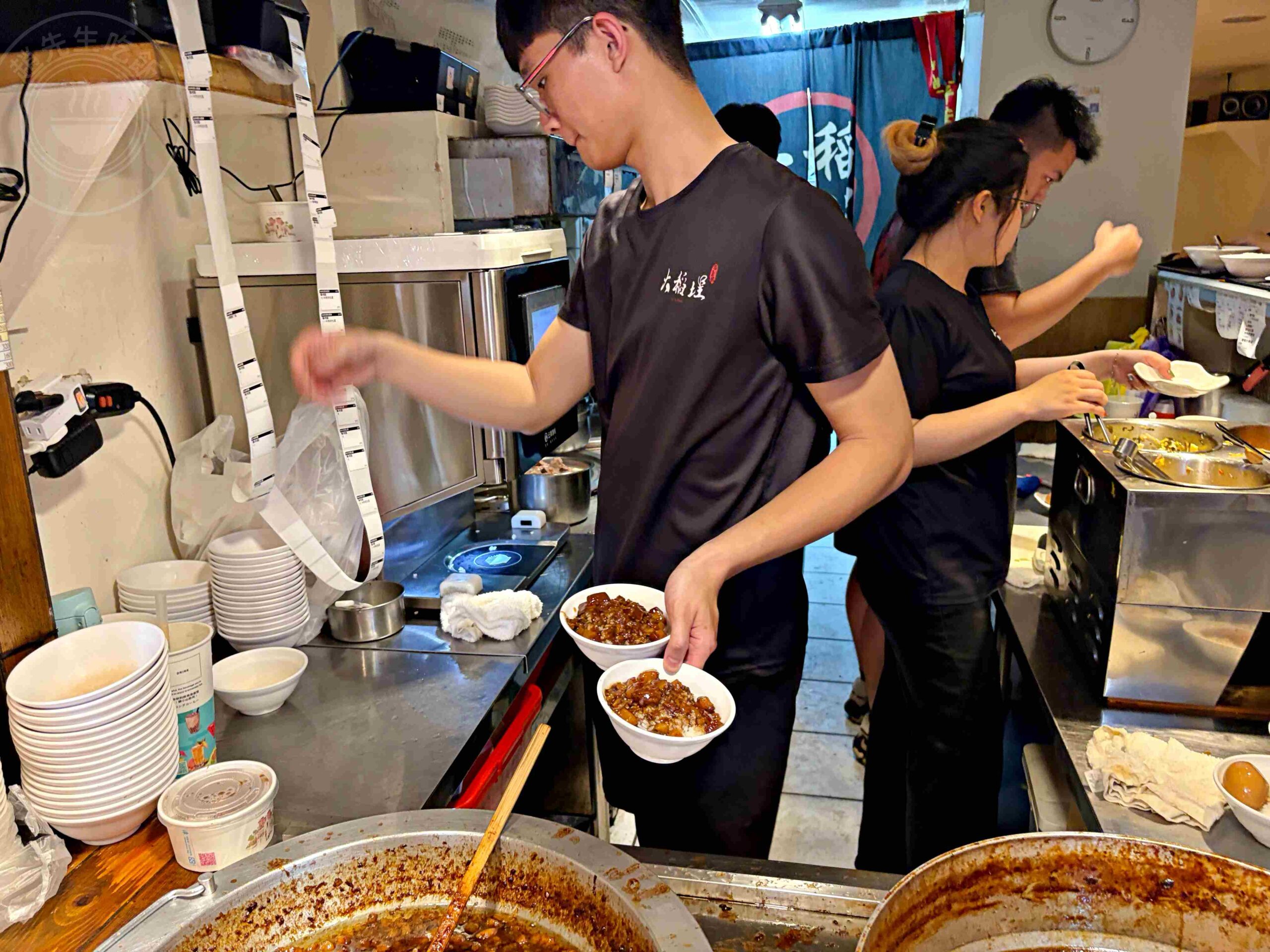 【台北車站美食】大稻埕魯肉飯，巷弄裡傳承一甲子的黑金膠質肥肉推薦(菜單) @趙先生吃飯