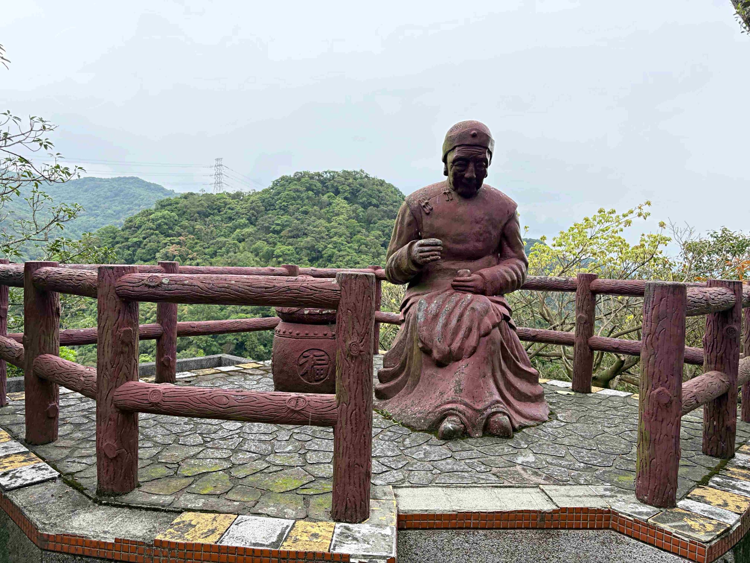 【內湖景點】碧山巖開漳聖王廟，免費好停車的散步路線，遠眺台北101推薦(白石湖吊橋) @趙先生吃飯