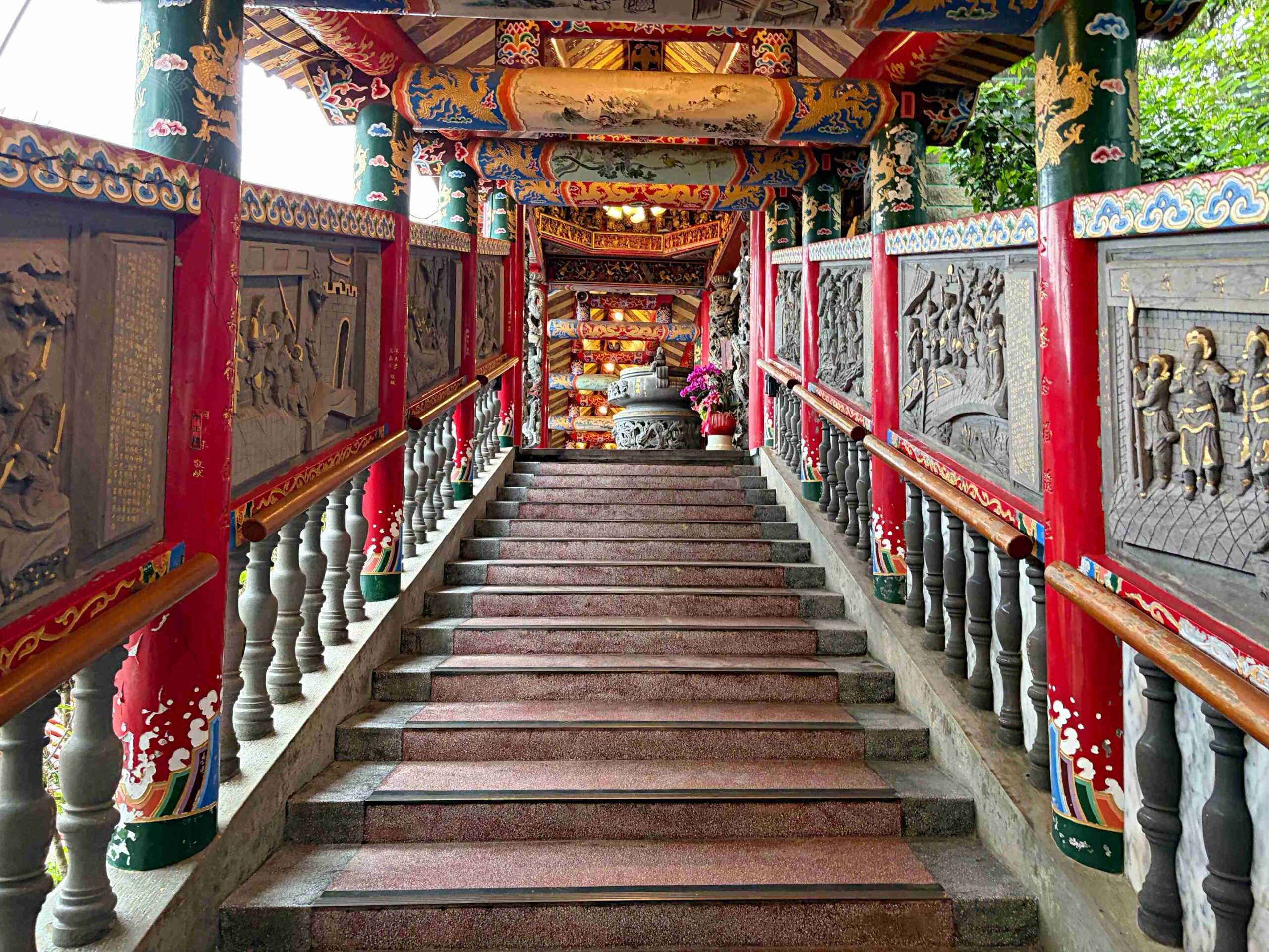 【內湖景點】碧山巖開漳聖王廟，免費好停車的散步路線，遠眺台北101推薦(白石湖吊橋) @趙先生吃飯