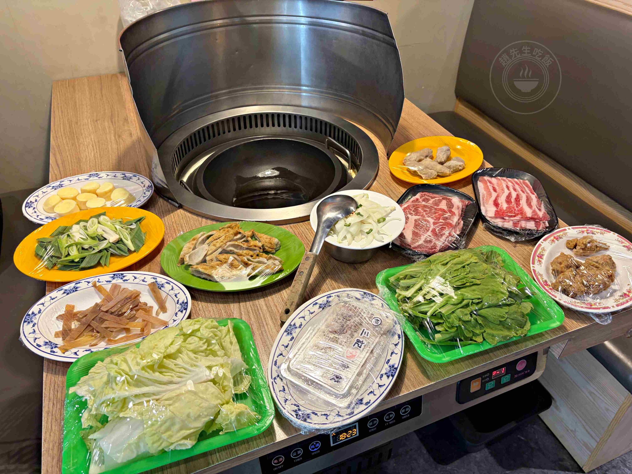 【永和美食】金川石頭火鍋，小紅莓創始人二代店，懷舊湯頭爆炒肉片推薦(菜單) @趙先生吃飯