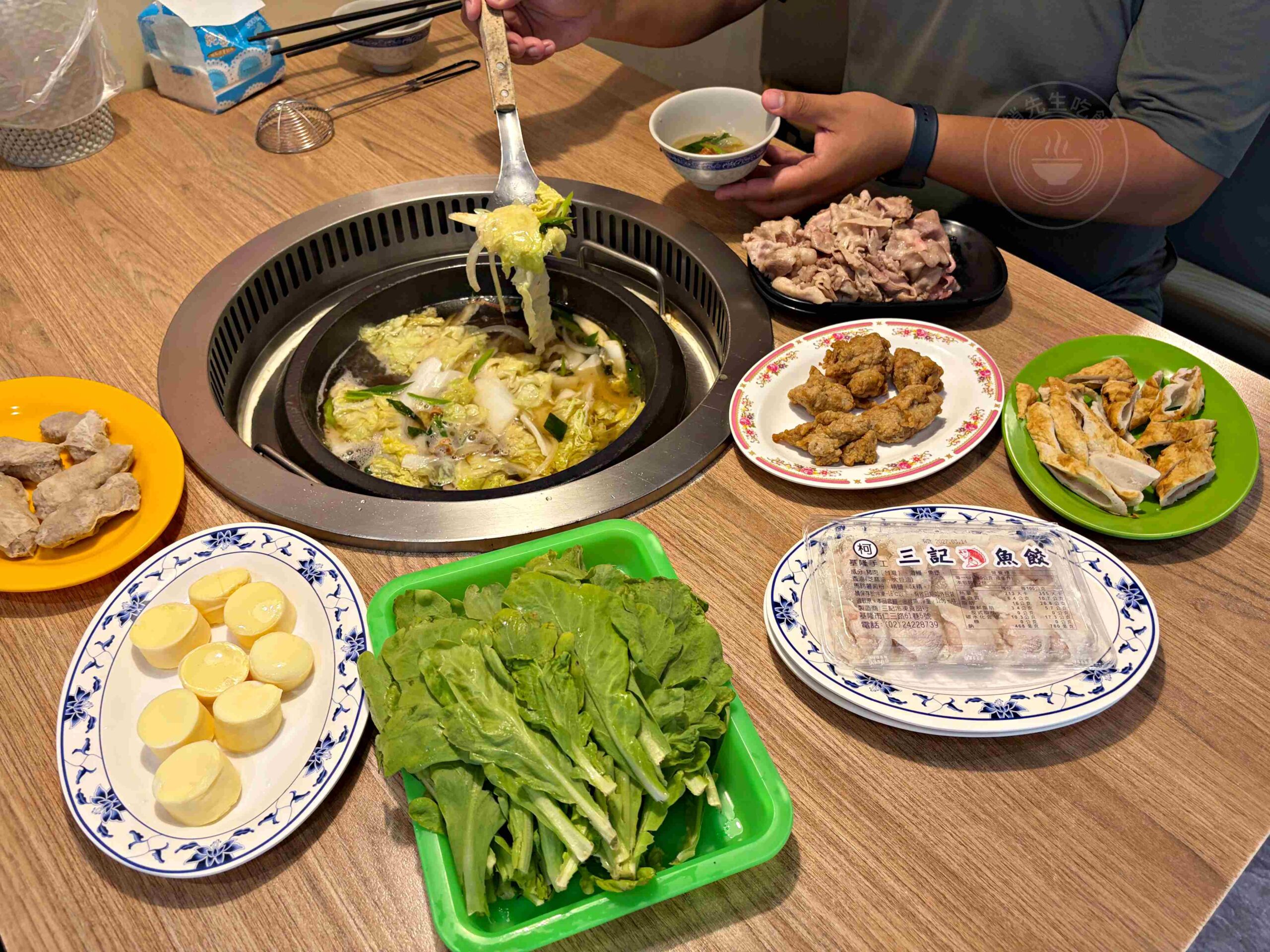 【永和美食】金川石頭火鍋，小紅莓創始人二代店，懷舊湯頭爆炒肉片推薦(菜單) @趙先生吃飯