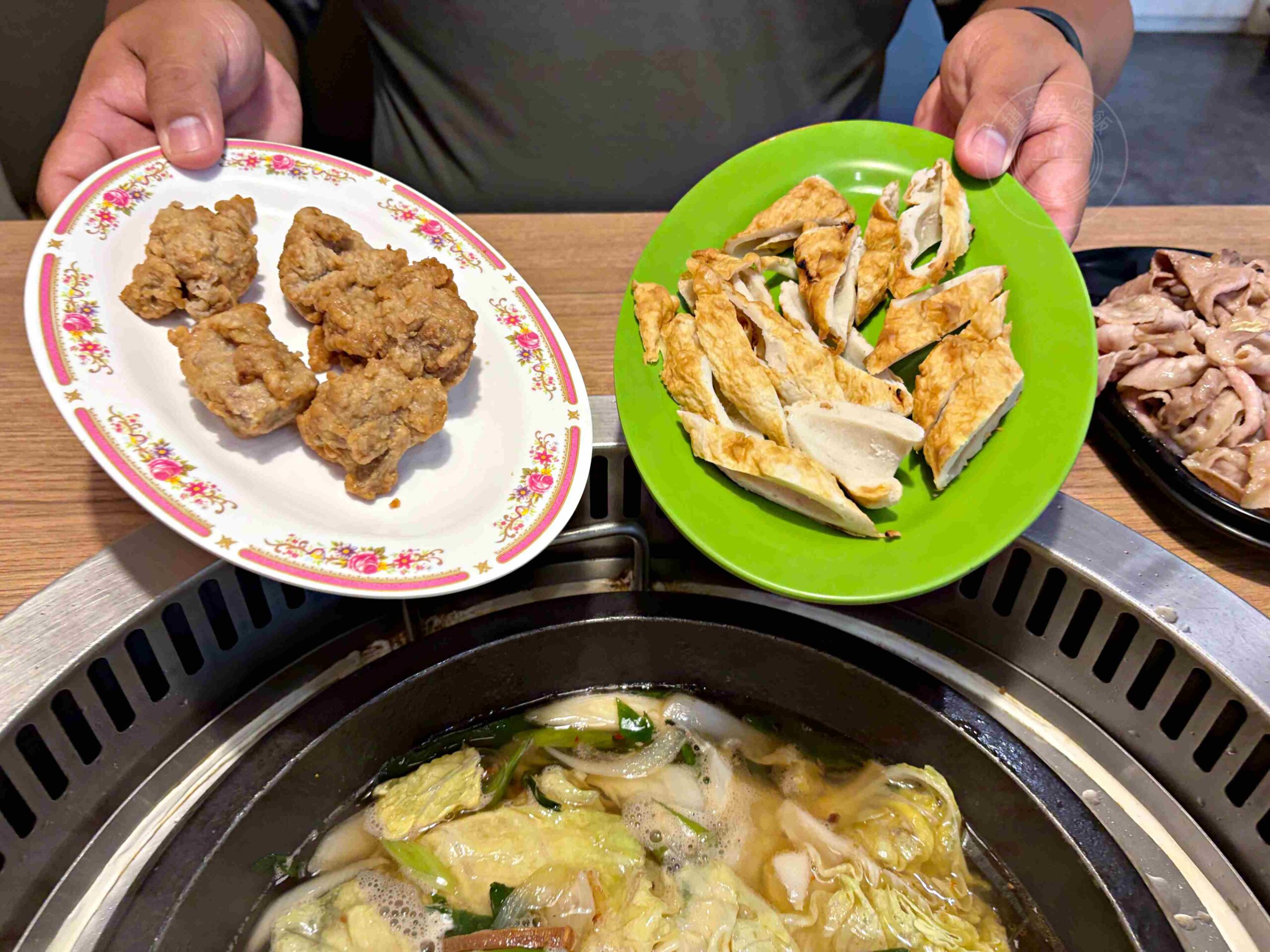 【永和美食】金川石頭火鍋，小紅莓創始人二代店，懷舊湯頭爆炒肉片推薦(菜單) @趙先生吃飯