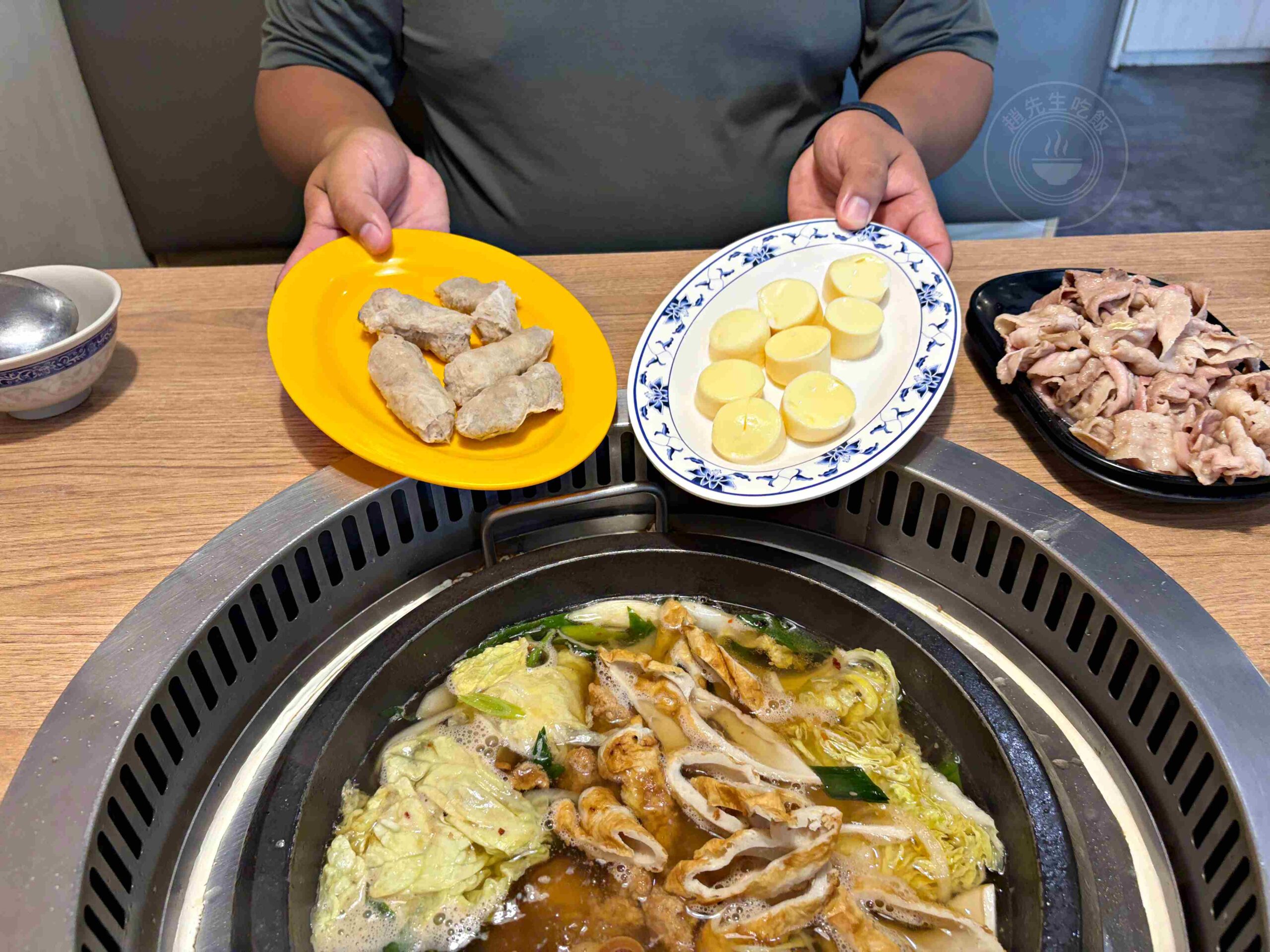 【永和美食】金川石頭火鍋，小紅莓創始人二代店，懷舊湯頭爆炒肉片推薦(菜單) @趙先生吃飯
