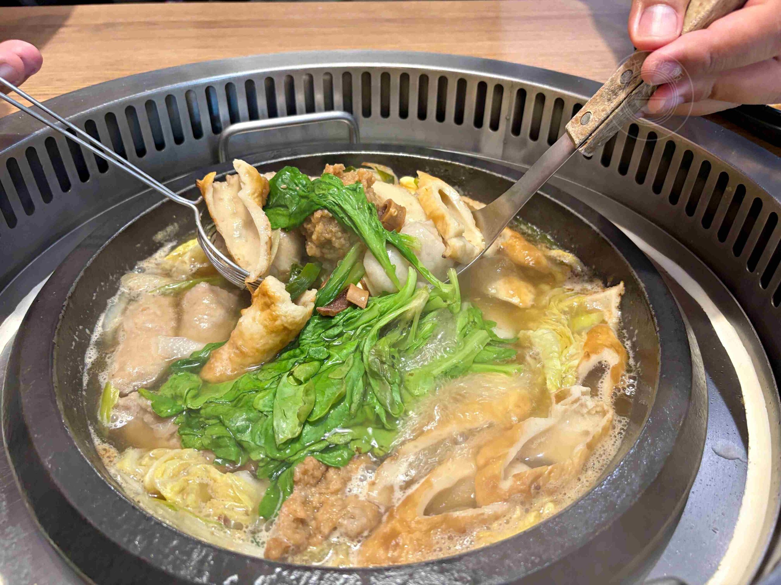 【永和美食】金川石頭火鍋，小紅莓創始人二代店，懷舊湯頭爆炒肉片推薦(菜單) @趙先生吃飯