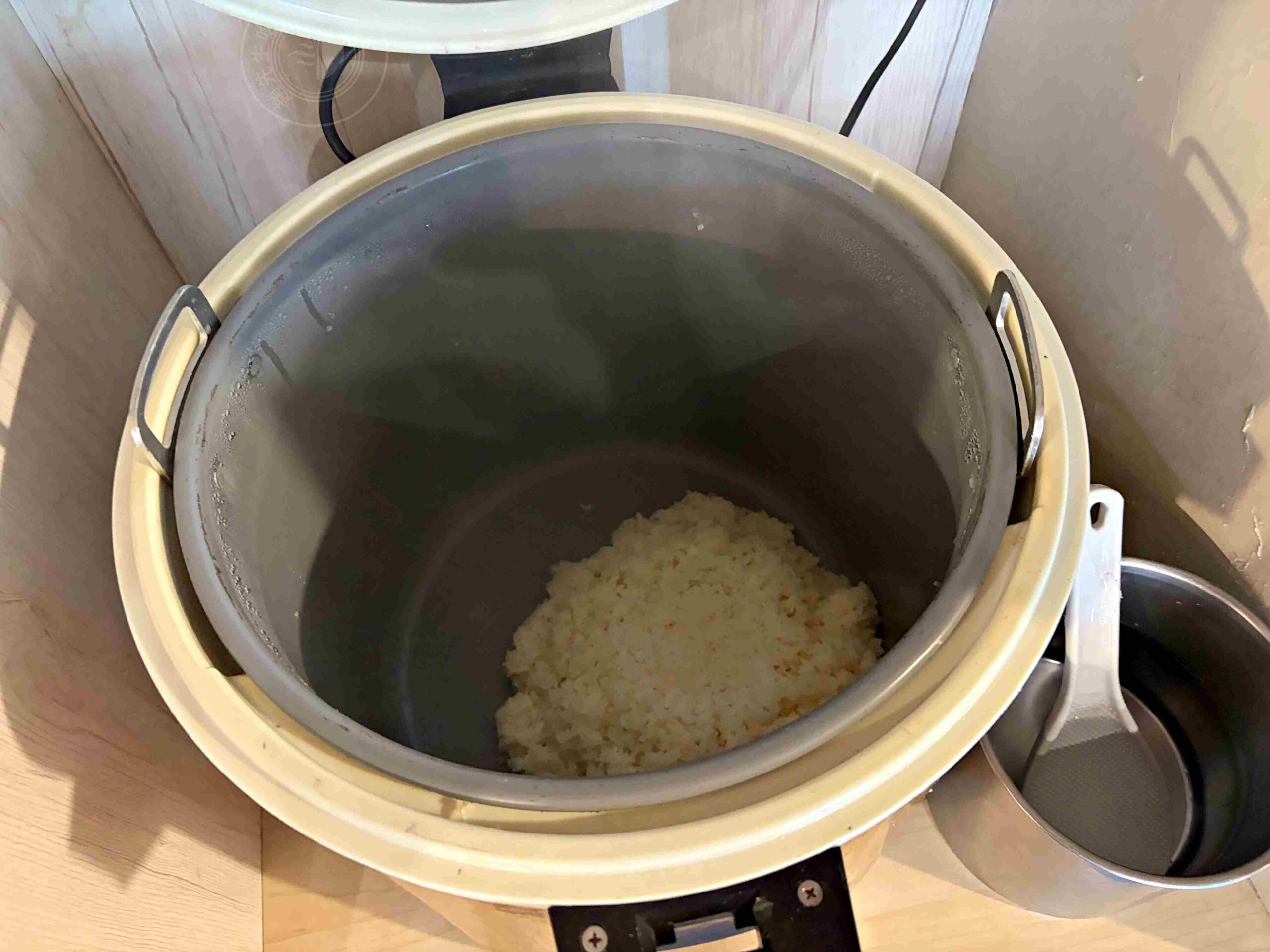 【永和美食】金川石頭火鍋，小紅莓創始人二代店，懷舊湯頭爆炒肉片推薦(菜單) @趙先生吃飯