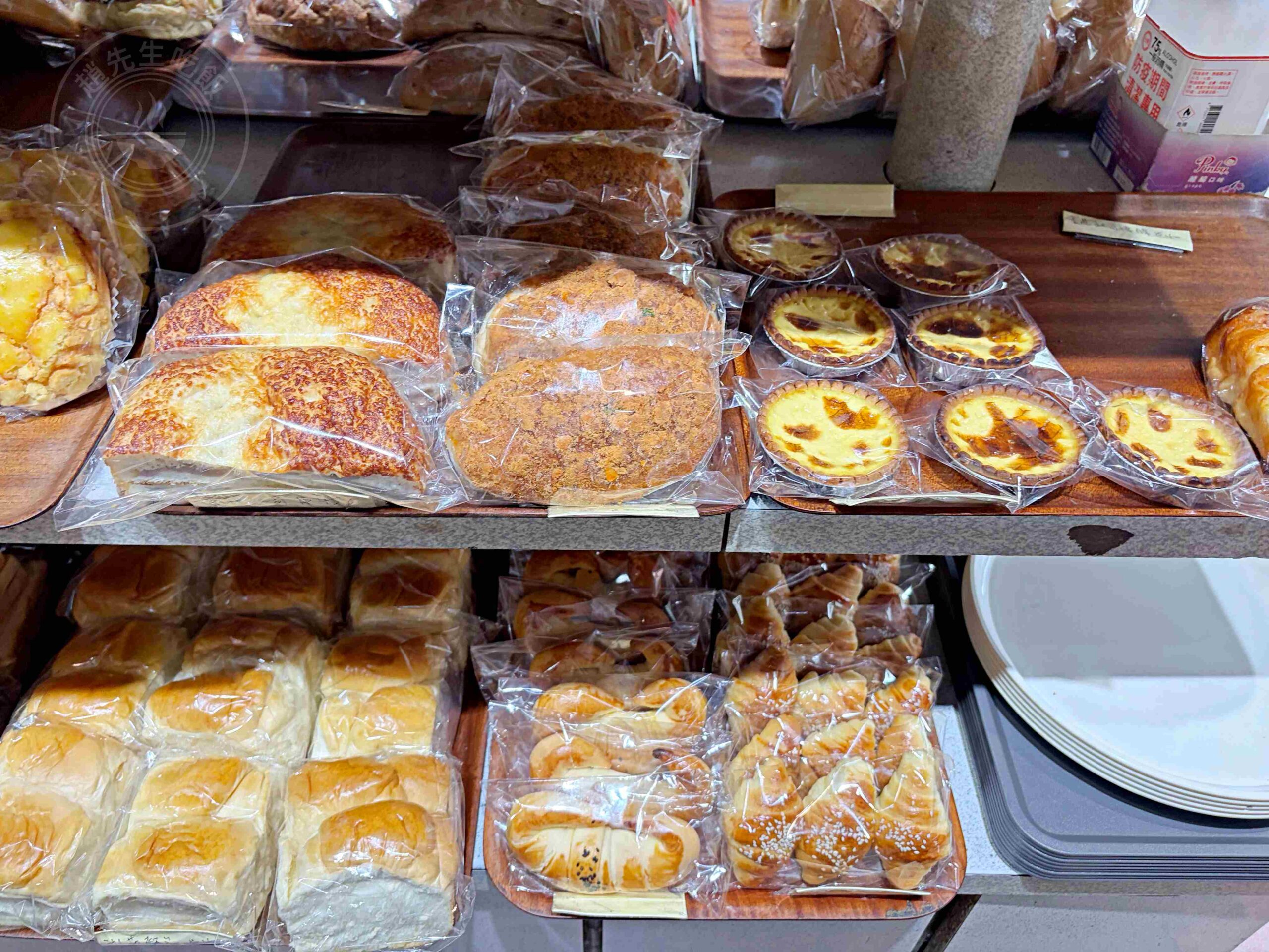 【坪林美食】心心麵包店，隱藏老街的傳統古早味吐司，必買超重芋泥吐司、麵包推薦(菜單) @趙先生吃飯