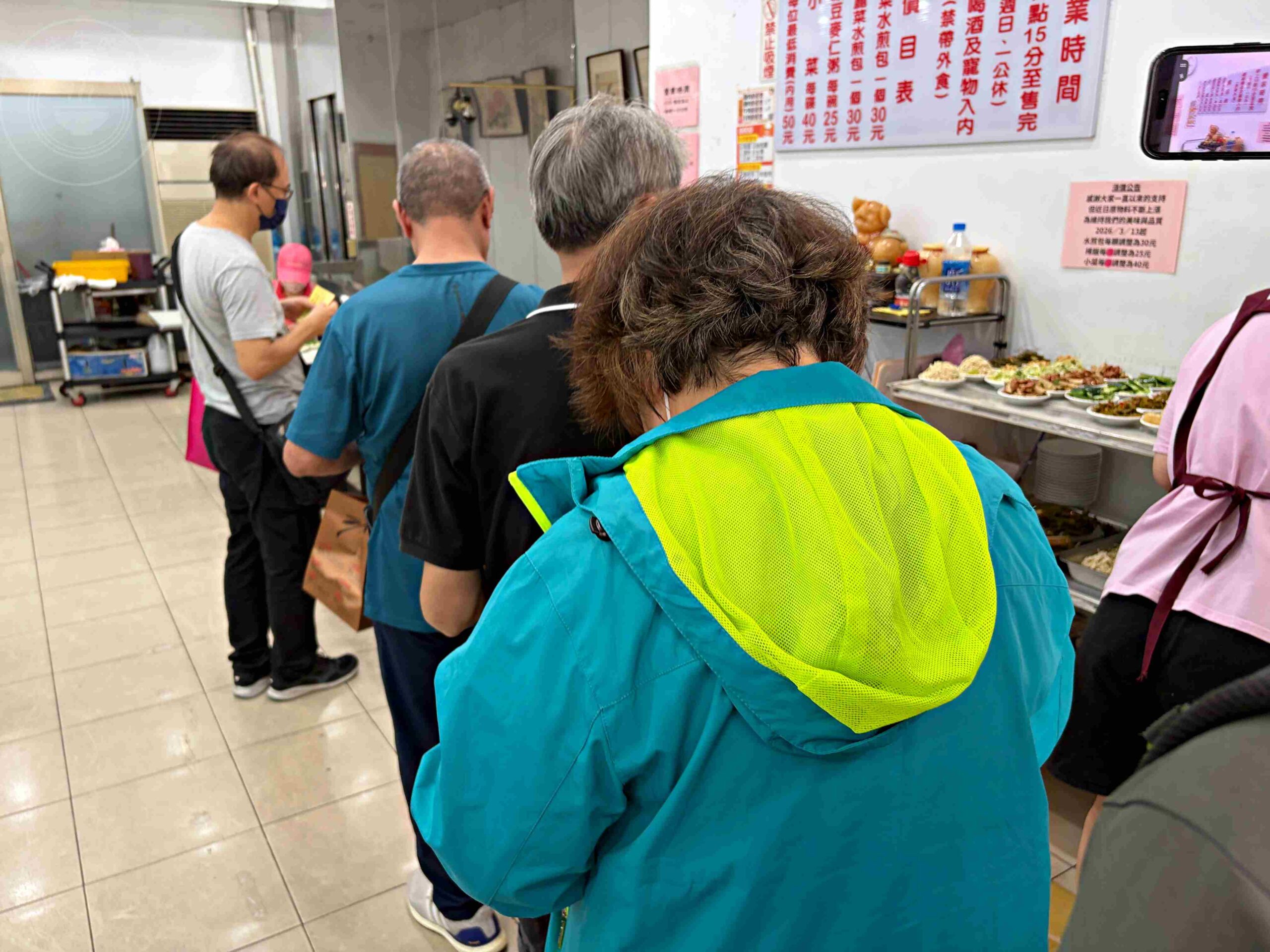 【西門美食】張記韭菜水煎包，內用吹冷氣吃超大顆現煎包子和小吃推薦(菜單) @趙先生吃飯