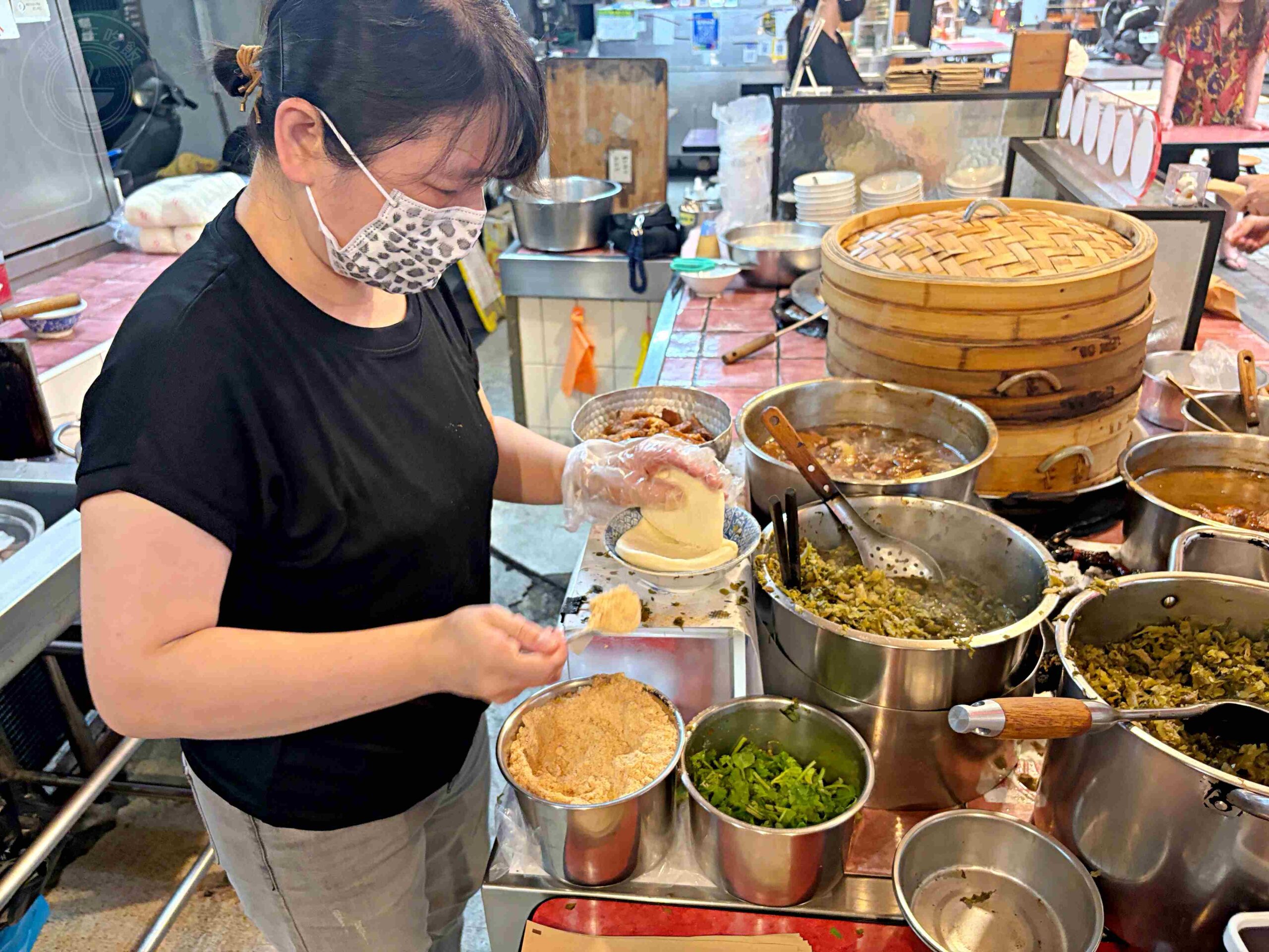 【萬華美食】源芳刈包，超過60年老店，連續多年米其林必比登推薦老店推薦刈包、四神湯(菜單) @趙先生吃飯