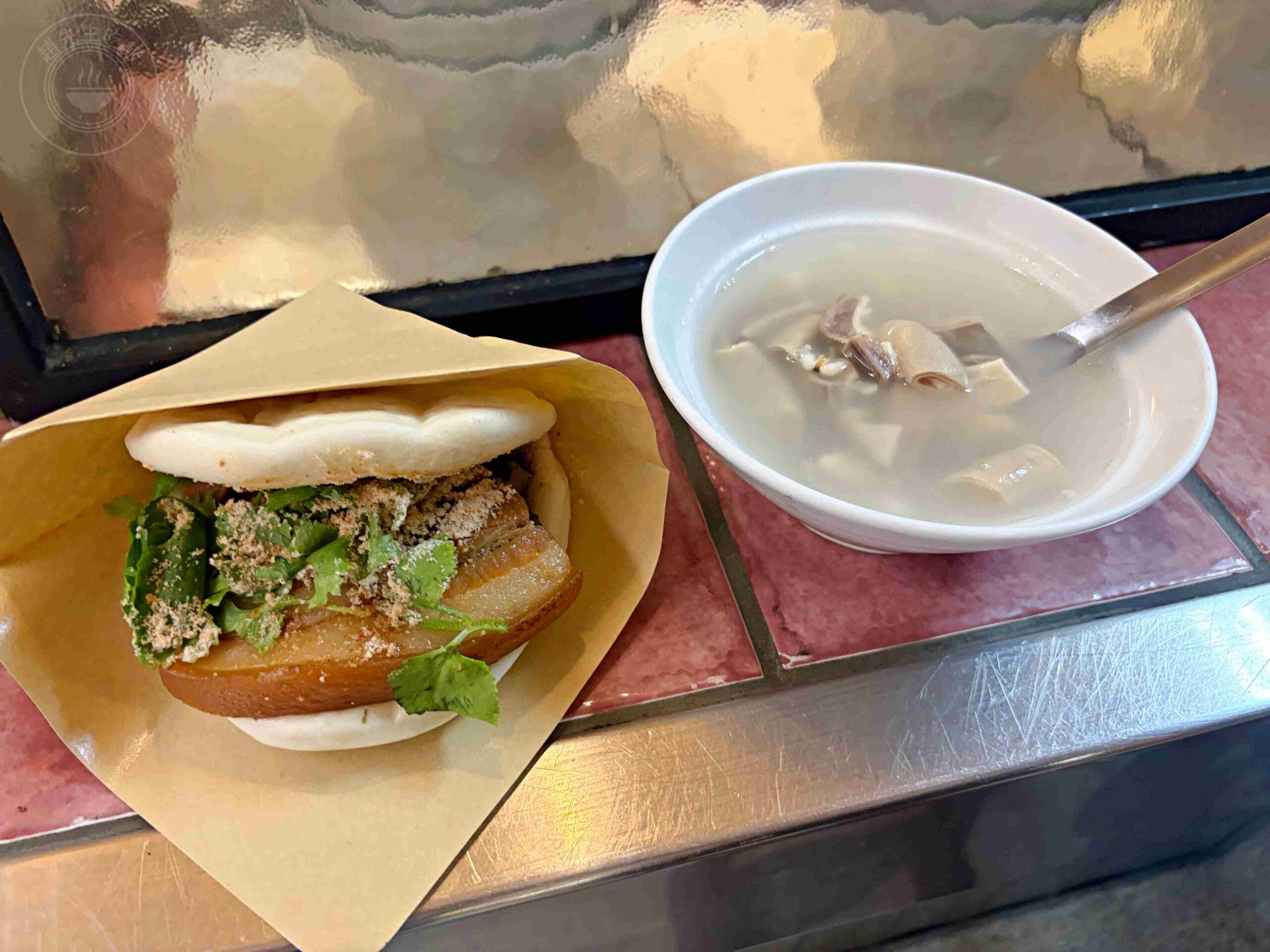 【萬華美食】源芳刈包，超過60年老店，連續多年米其林必比登推薦老店推薦刈包、四神湯(菜單) @趙先生吃飯