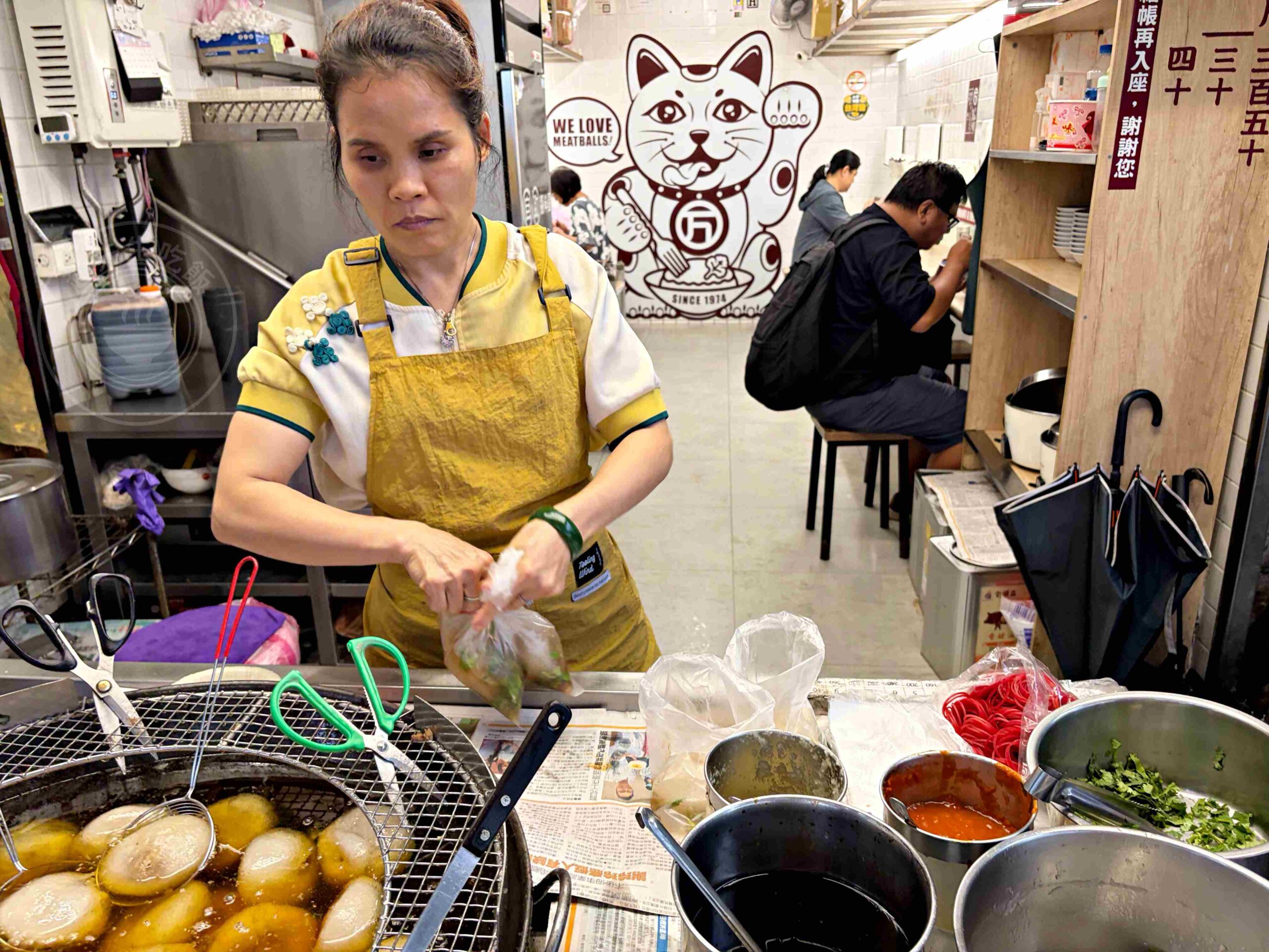【三重美食】萬粒肉圓，三和夜市50年老店，從小吃到大銅板美食好吃推薦(菜單) @趙先生吃飯