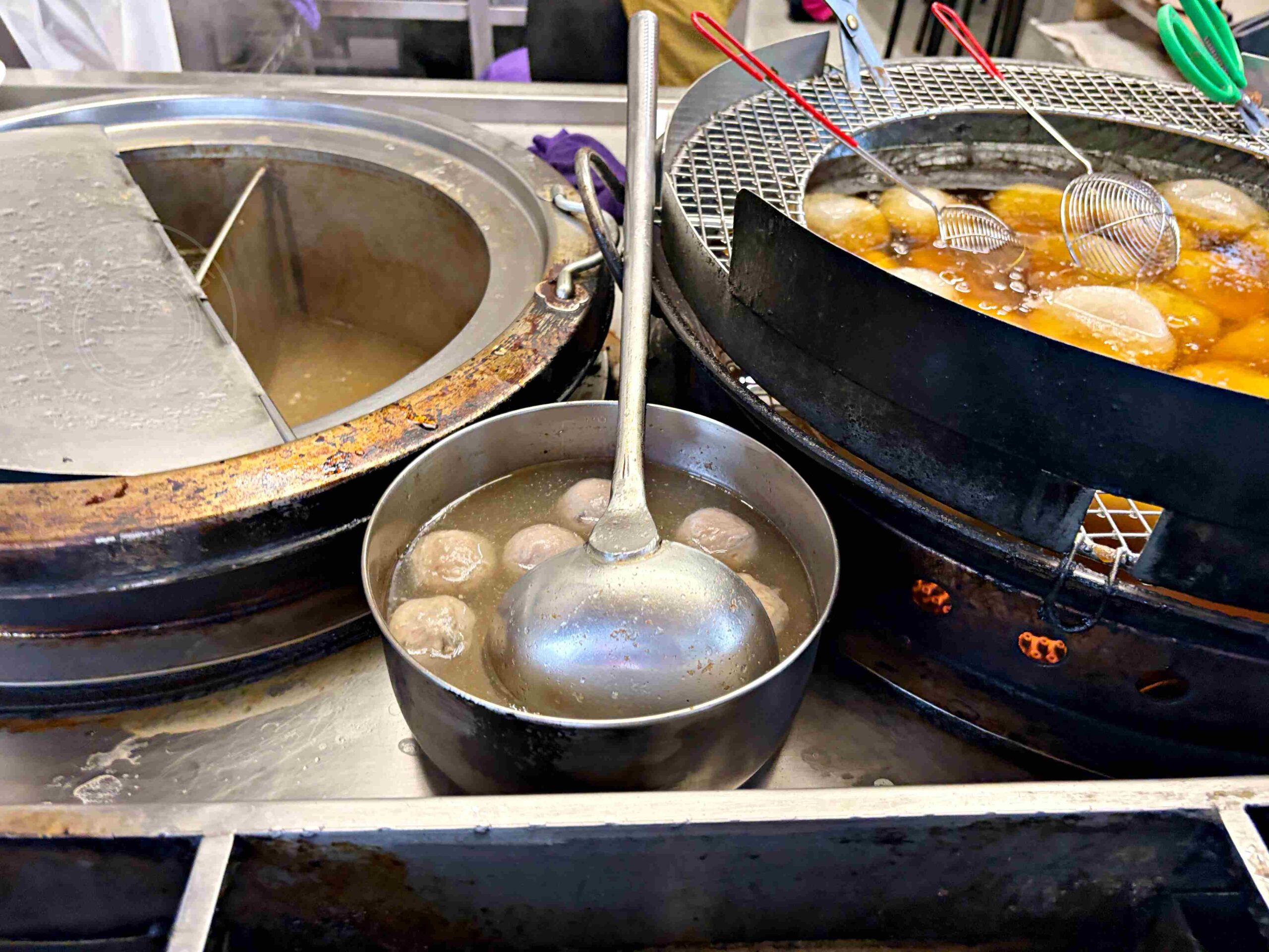 【三重美食】萬粒肉圓，三和夜市50年老店，從小吃到大銅板美食好吃推薦(菜單) @趙先生吃飯
