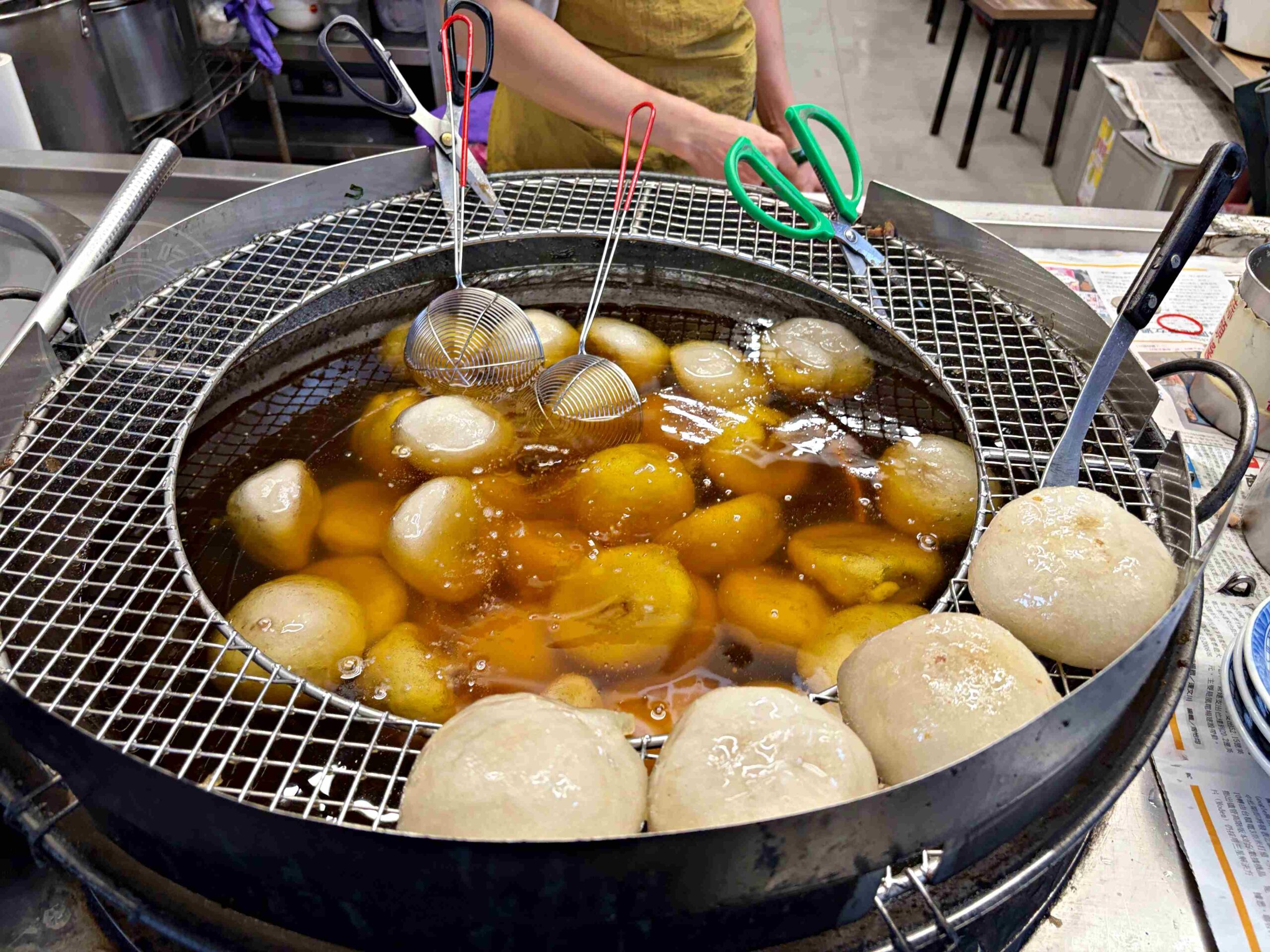【三重美食】萬粒肉圓，三和夜市50年老店，從小吃到大銅板美食好吃推薦(菜單) @趙先生吃飯