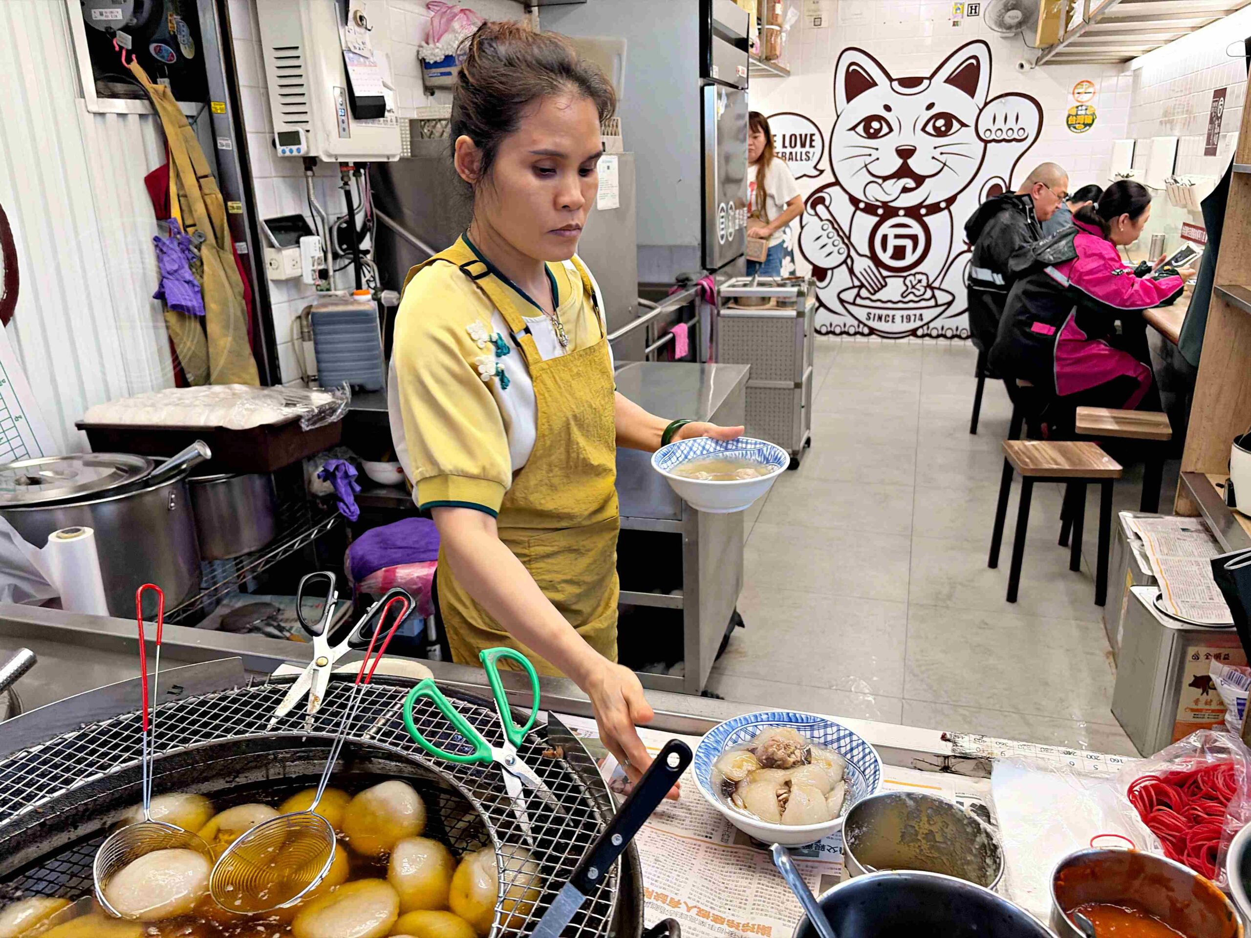 【三重美食】萬粒肉圓，三和夜市50年老店，從小吃到大銅板美食好吃推薦(菜單) @趙先生吃飯