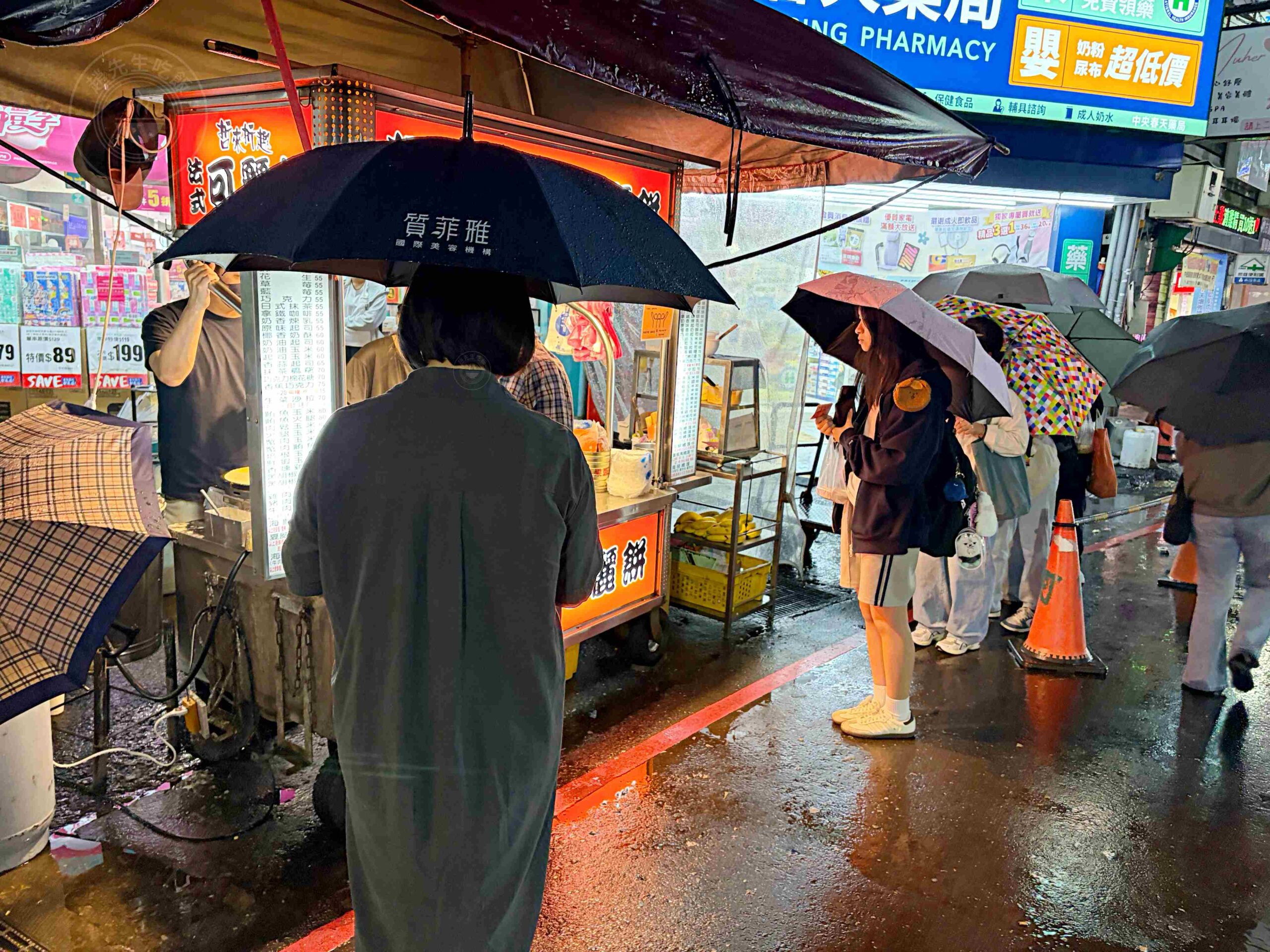 【三重美食】哲來折趣法式可麗餅，三和夜市下雨天也爆排的下午餐碗餐推薦(菜單) @趙先生吃飯