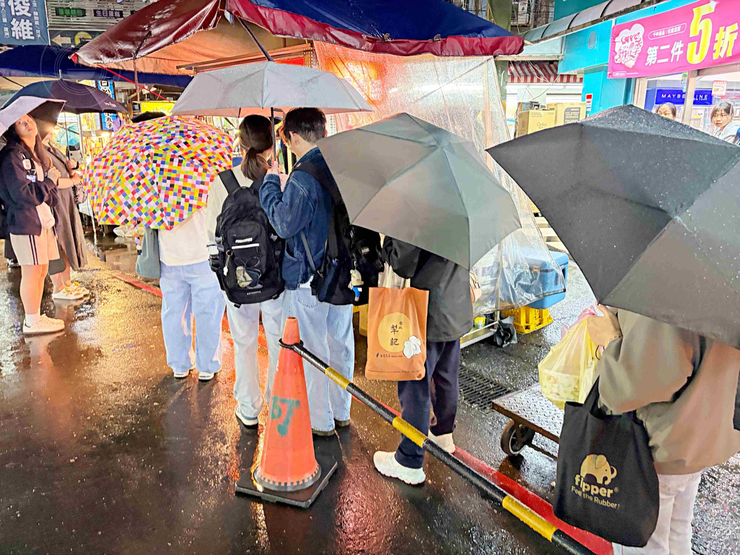 【三重美食】哲來折趣法式可麗餅,三和夜市下雨天也爆排的下午餐碗餐推薦(菜單) @趙先生吃飯 【三重美食】哲來折趣法式可麗餅,三和夜市下雨天也爆排的下午餐碗餐推薦(菜單) @趙先生吃飯