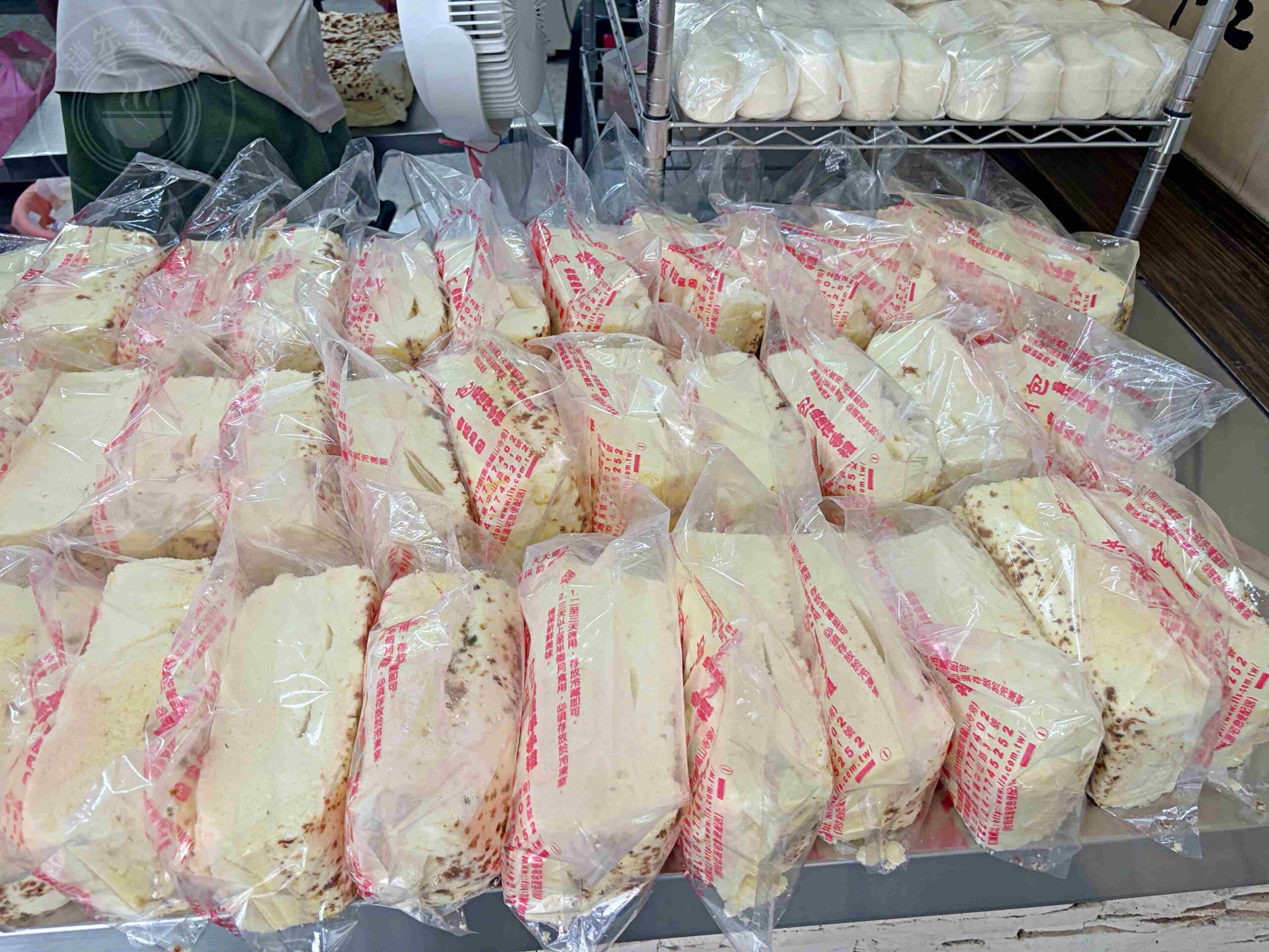 【彰化鹿港美食】老龍師肉包，爆汁香菇鮮肉包與古早味水蒸鹹蛋糕推薦(菜單) @趙先生吃飯