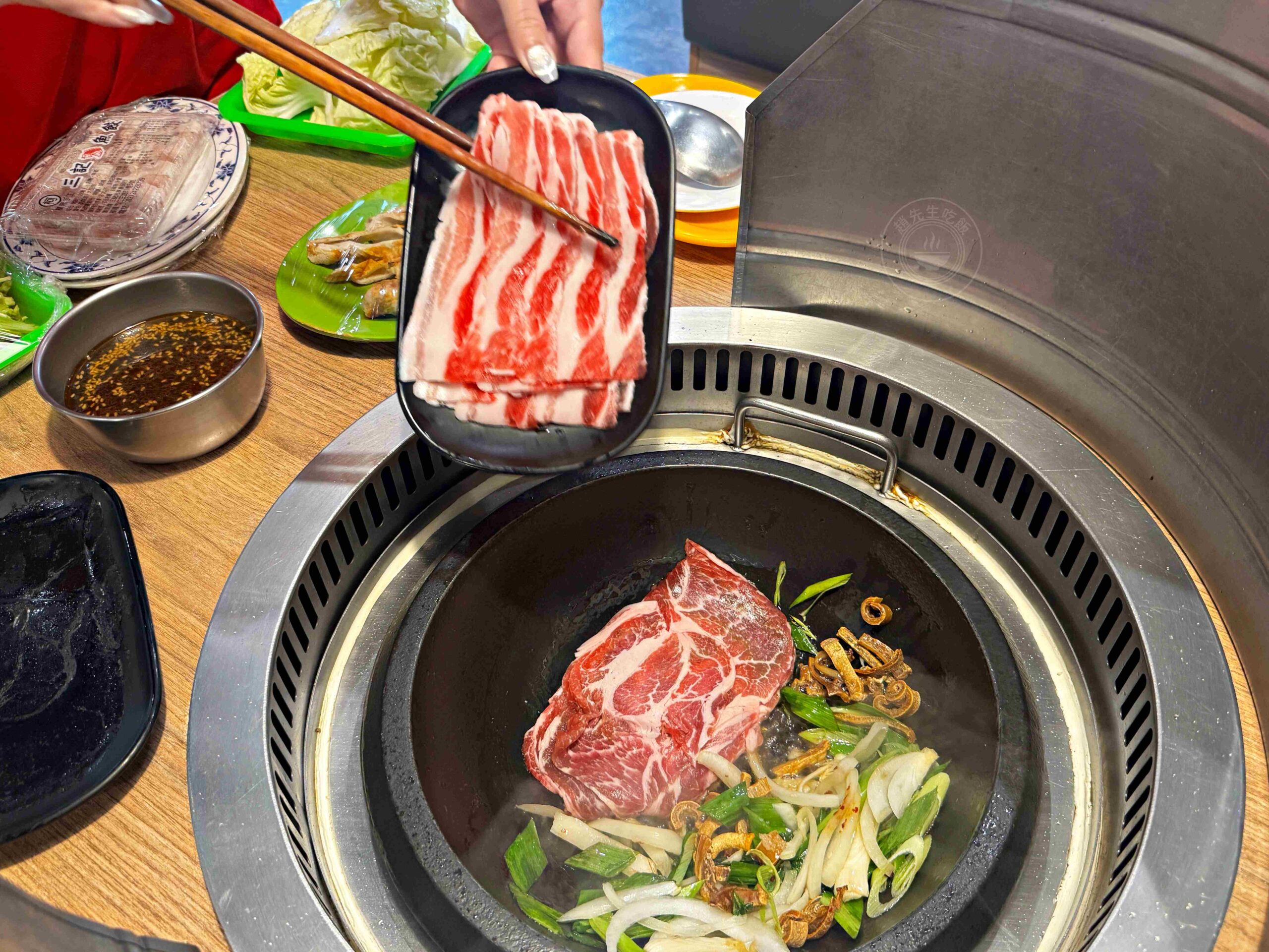 【永和美食】金川石頭火鍋，小紅莓創始人二代店，懷舊湯頭爆炒肉片推薦(菜單) @趙先生吃飯