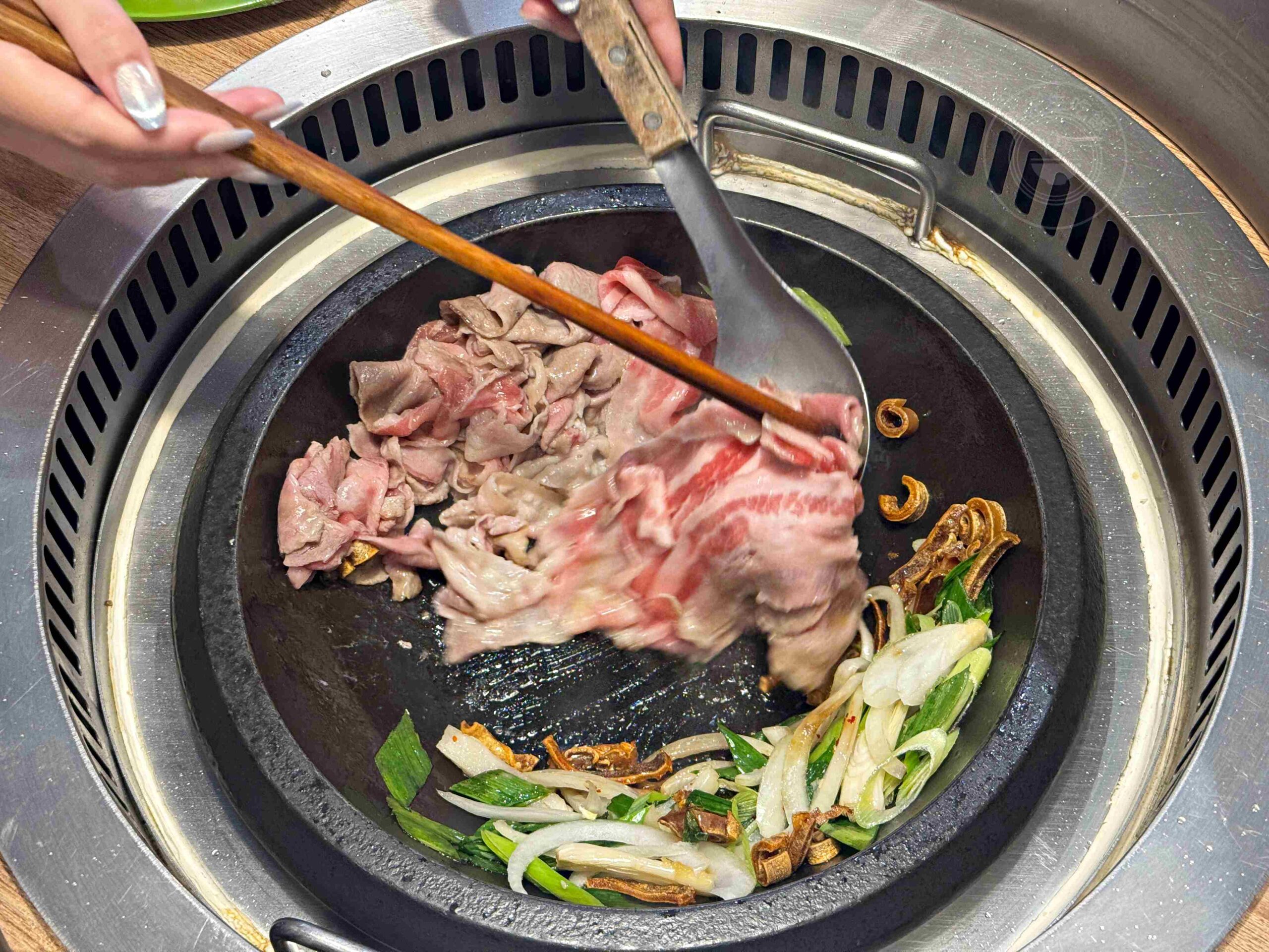 【永和美食】金川石頭火鍋，小紅莓創始人二代店，懷舊湯頭爆炒肉片推薦(菜單) @趙先生吃飯
