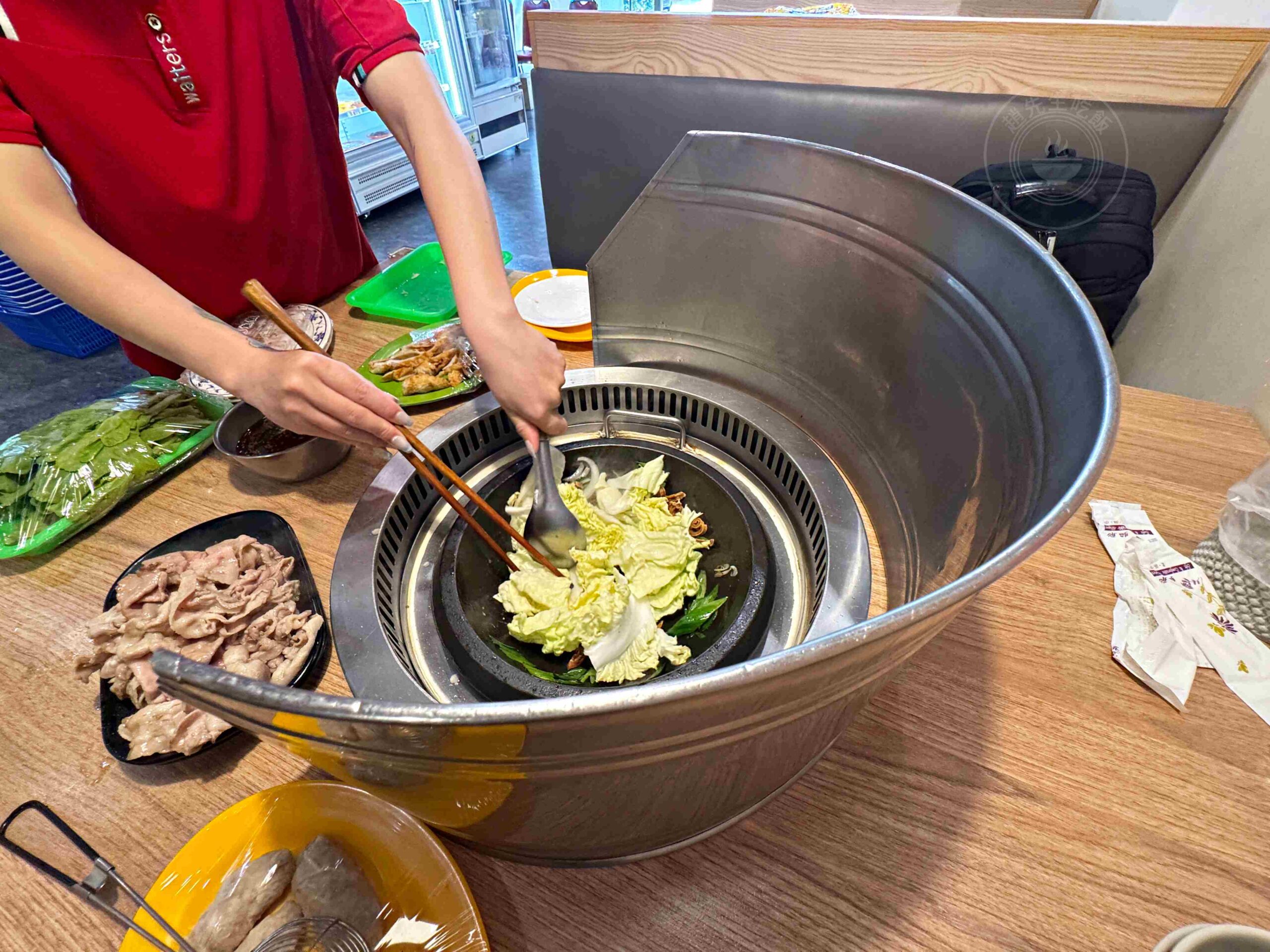 【永和美食】金川石頭火鍋，小紅莓創始人二代店，懷舊湯頭爆炒肉片推薦(菜單) @趙先生吃飯