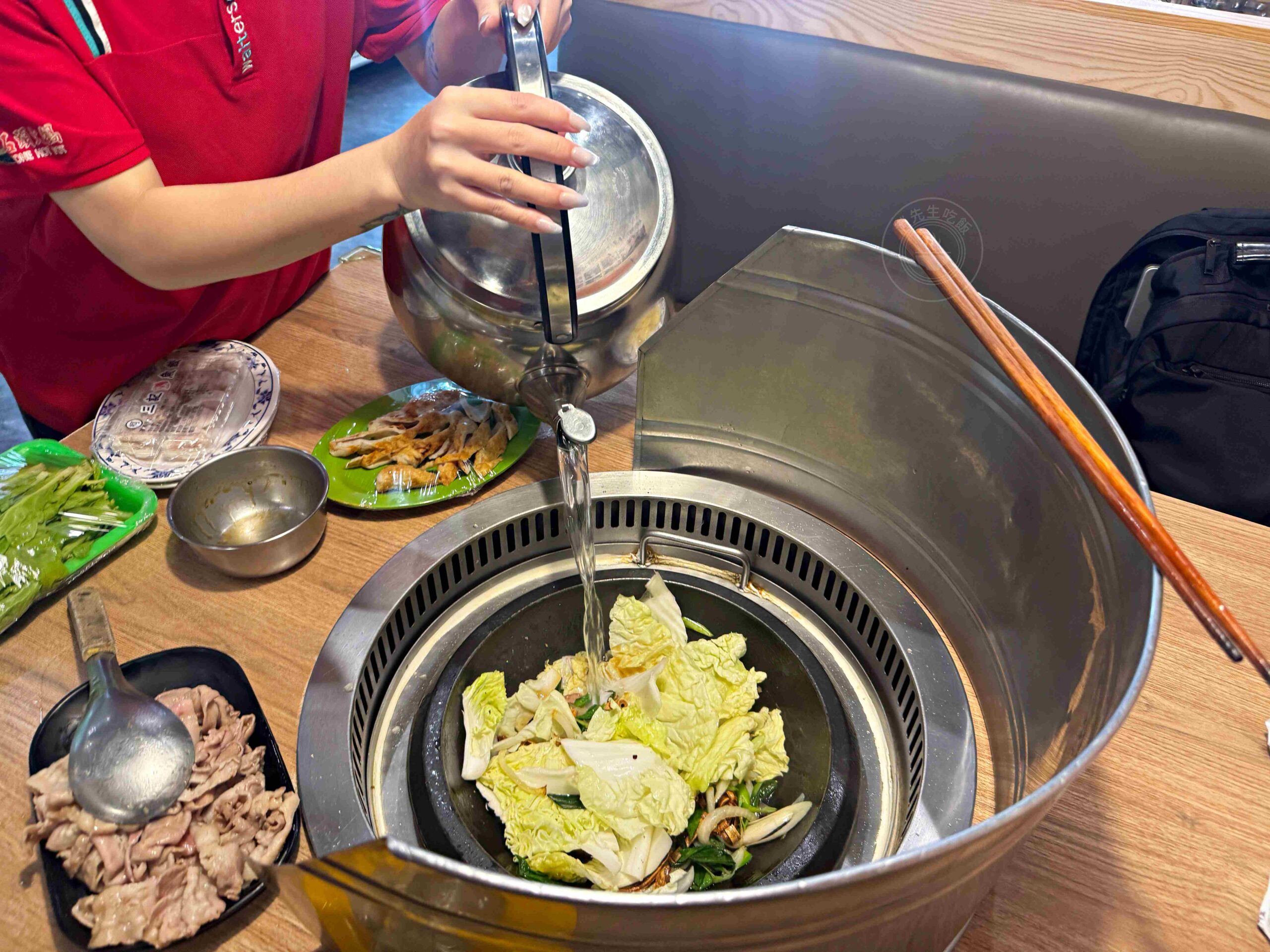 【永和美食】金川石頭火鍋，小紅莓創始人二代店，懷舊湯頭爆炒肉片推薦(菜單) @趙先生吃飯