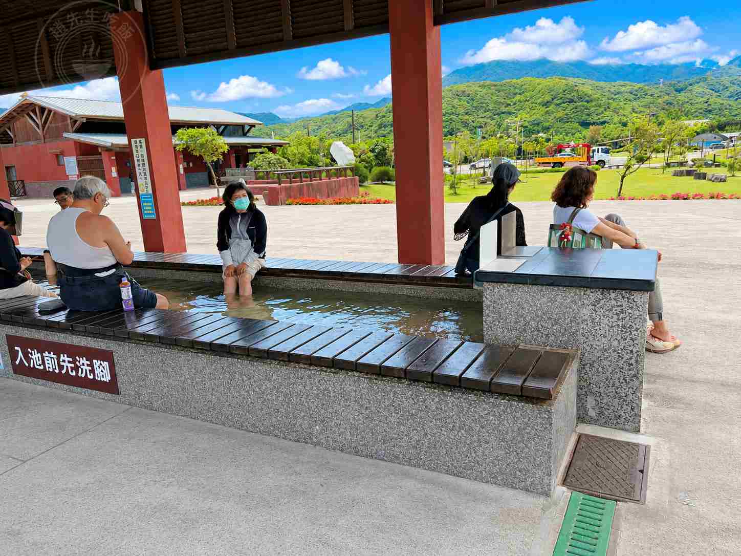 【金山北海岸景點】大鵬足湯公園免費泡美人湯，還能溫泉煮蛋推薦(菜單) @趙先生吃飯